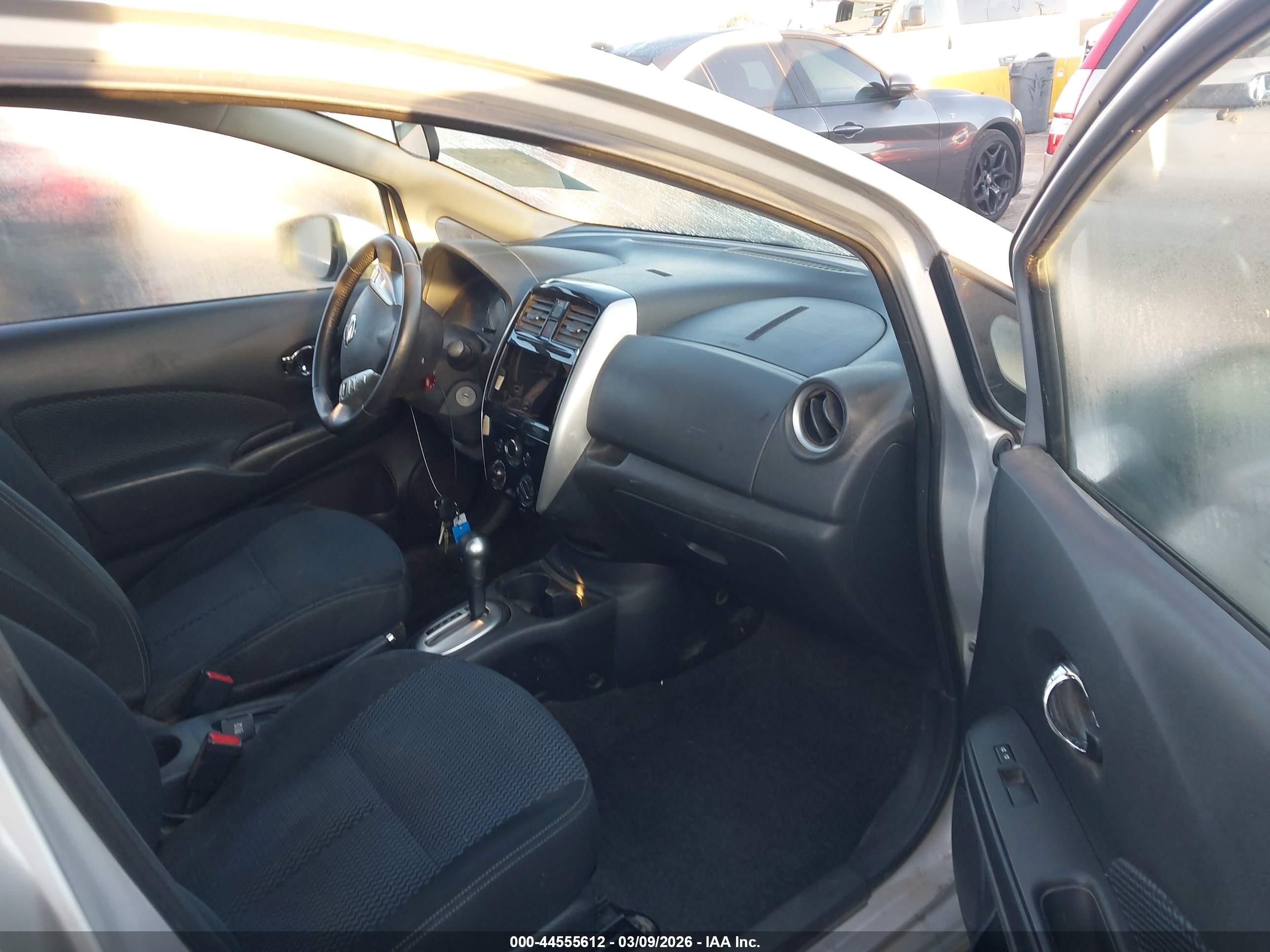 NISSAN VERSA image 5