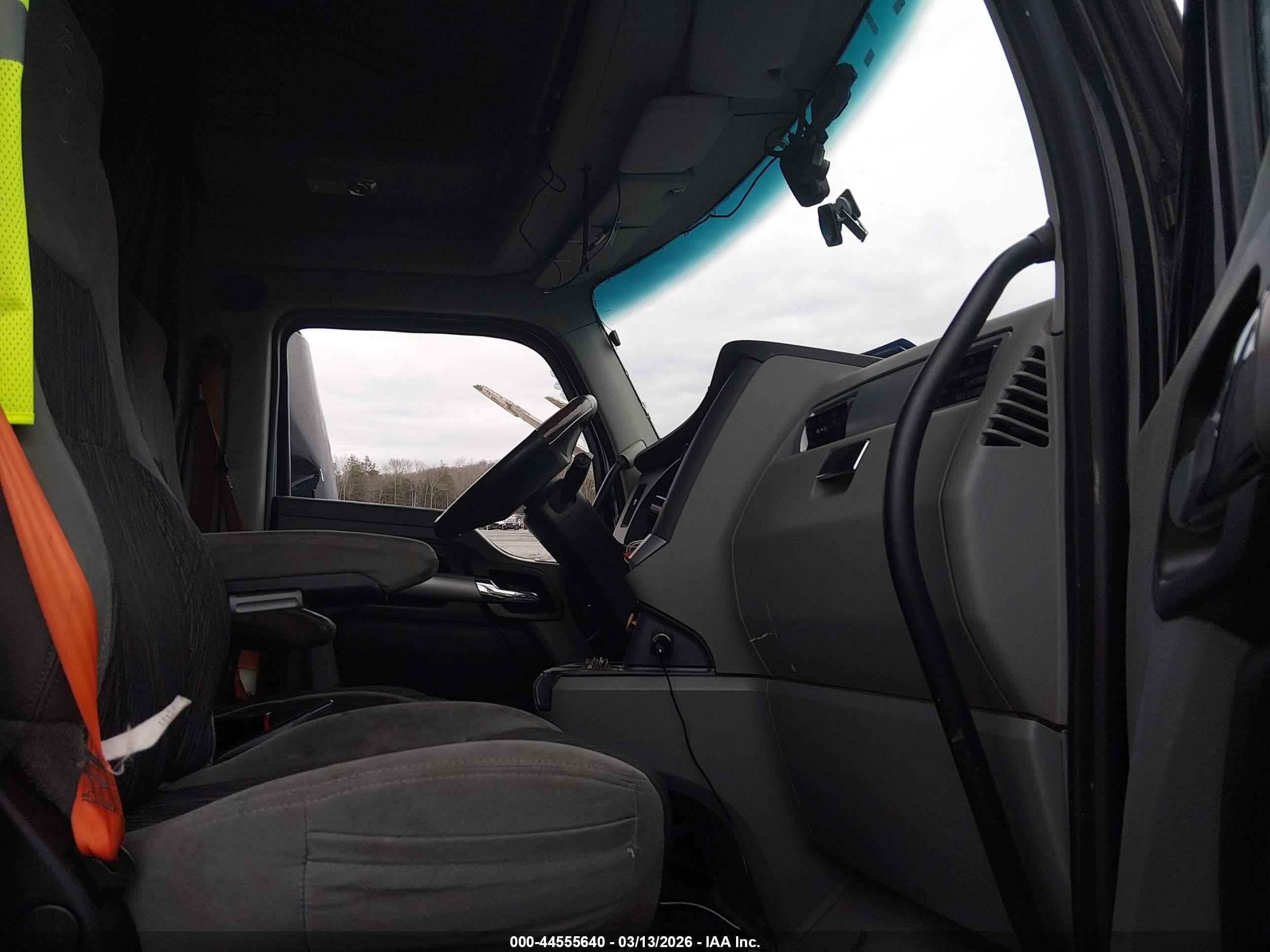 KENWORTH T680 image 8