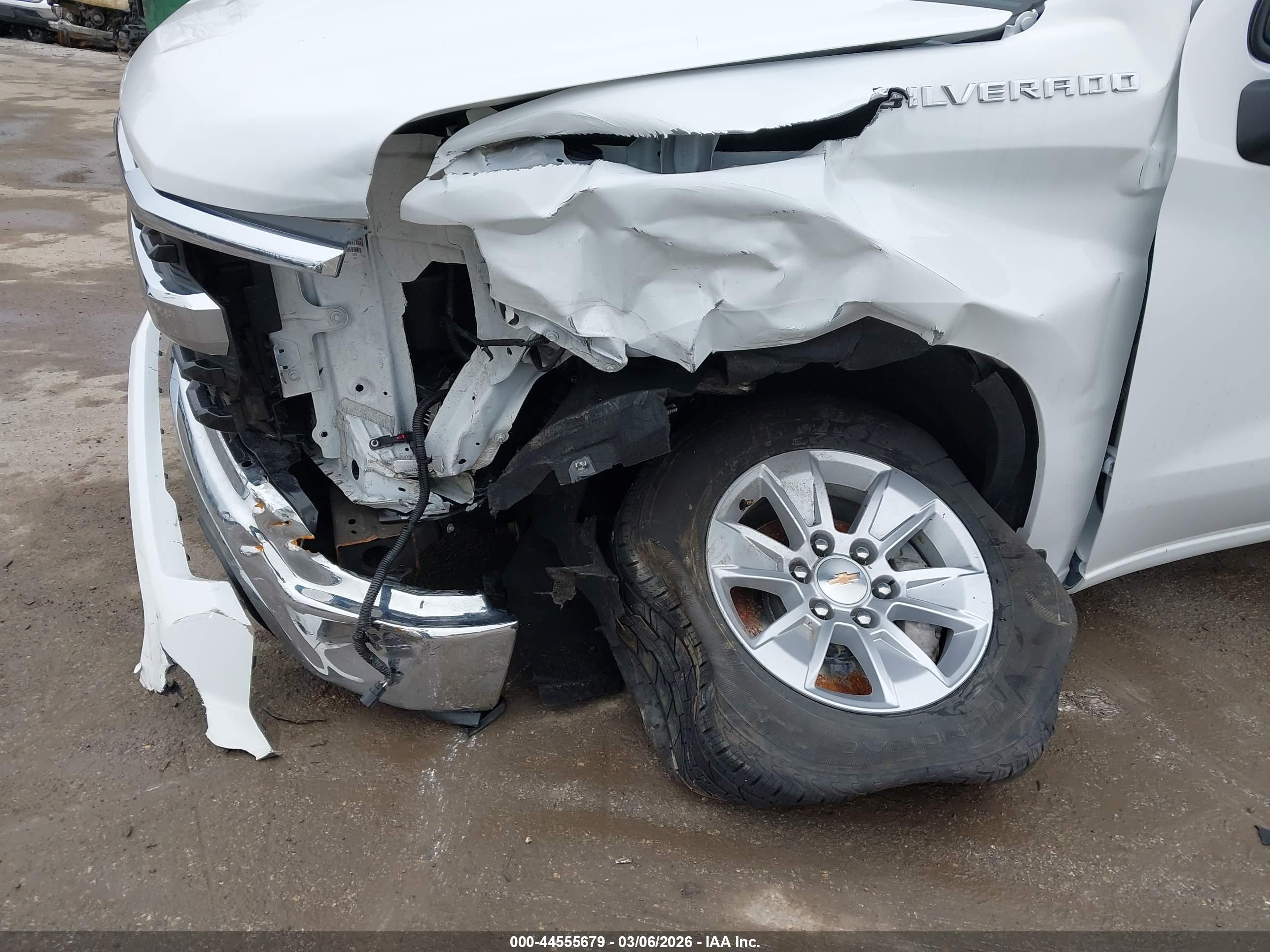 CHEVROLET SILVERADO image 6