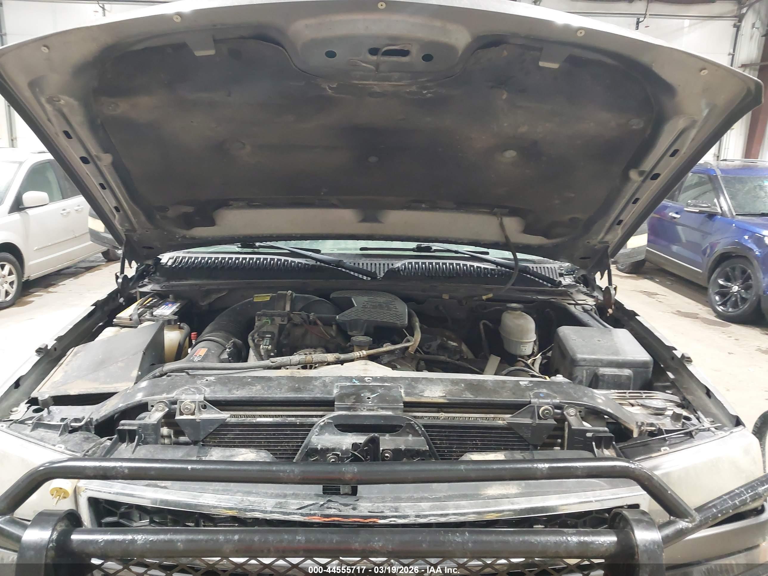 CHEVROLET SILVERADO image 10