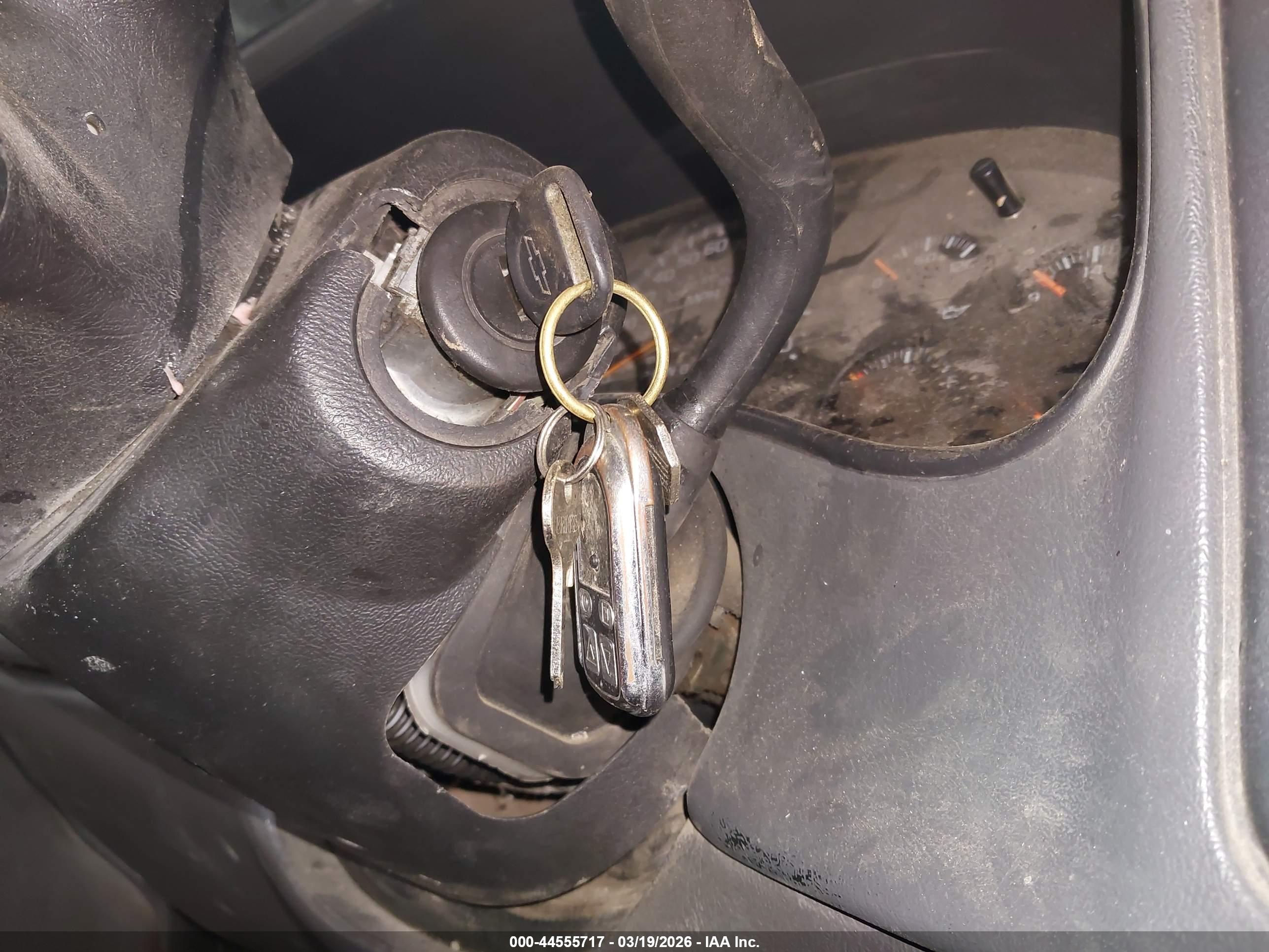 CHEVROLET SILVERADO image 11