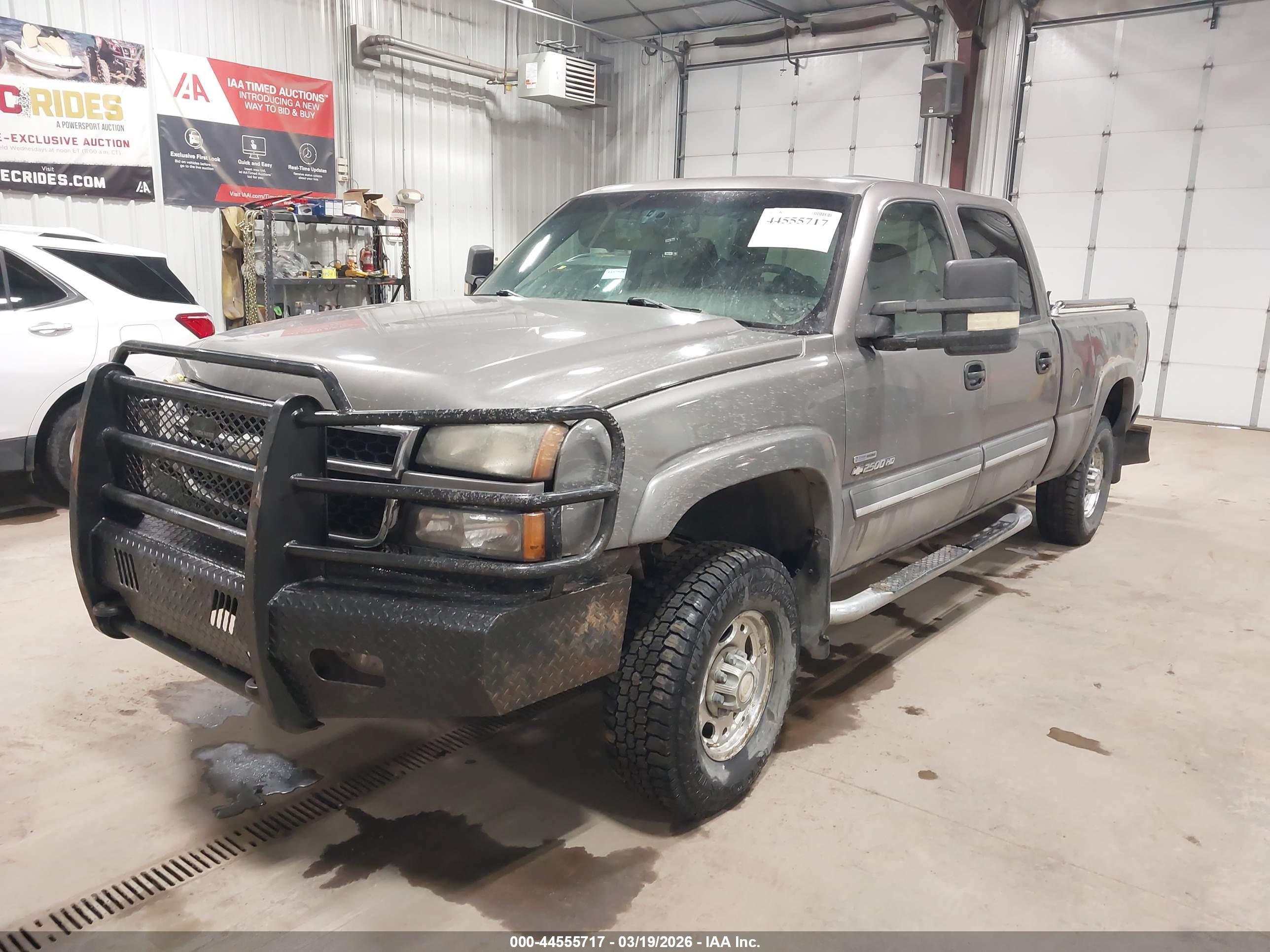 CHEVROLET SILVERADO image 2