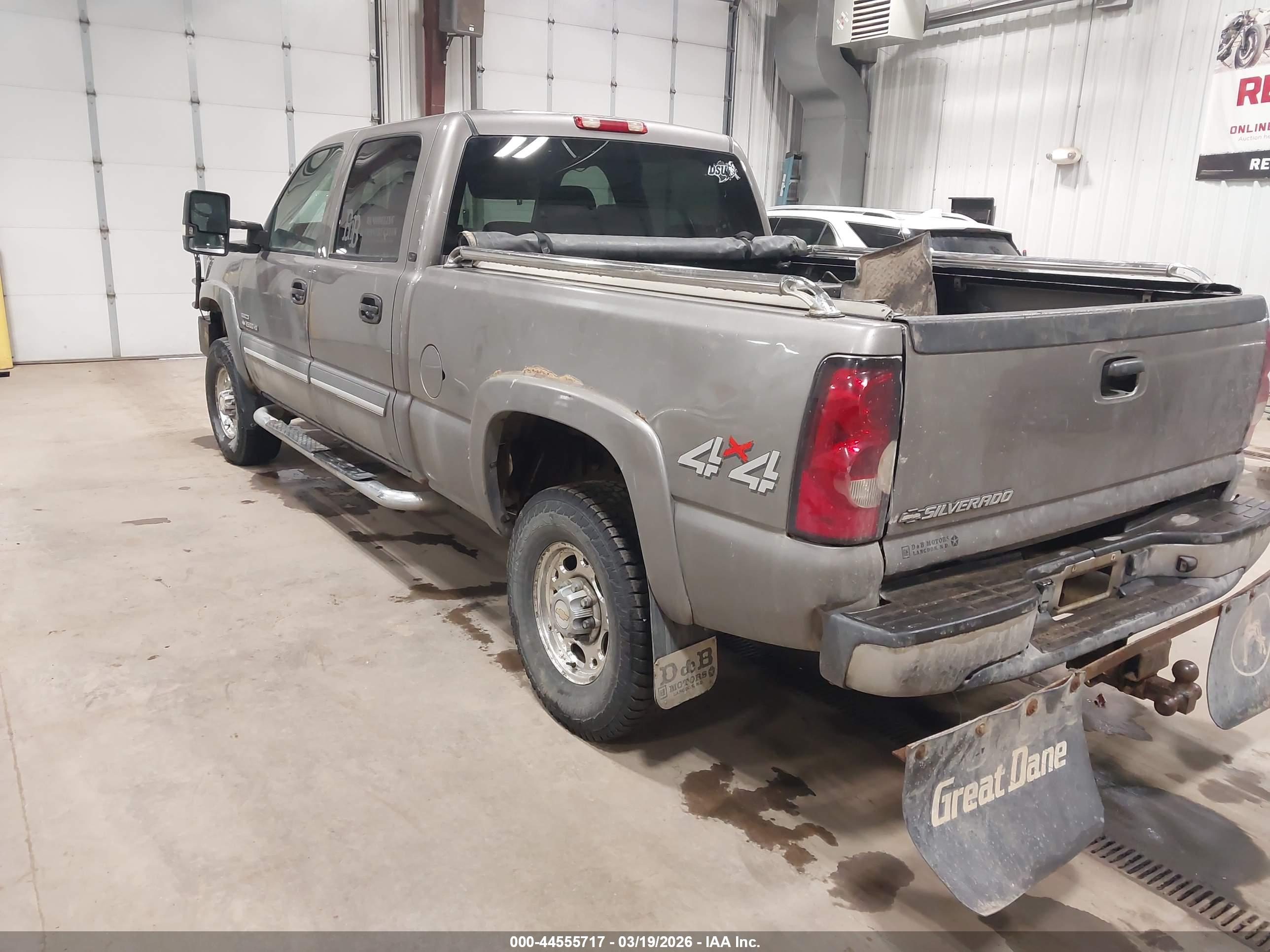 CHEVROLET SILVERADO image 3