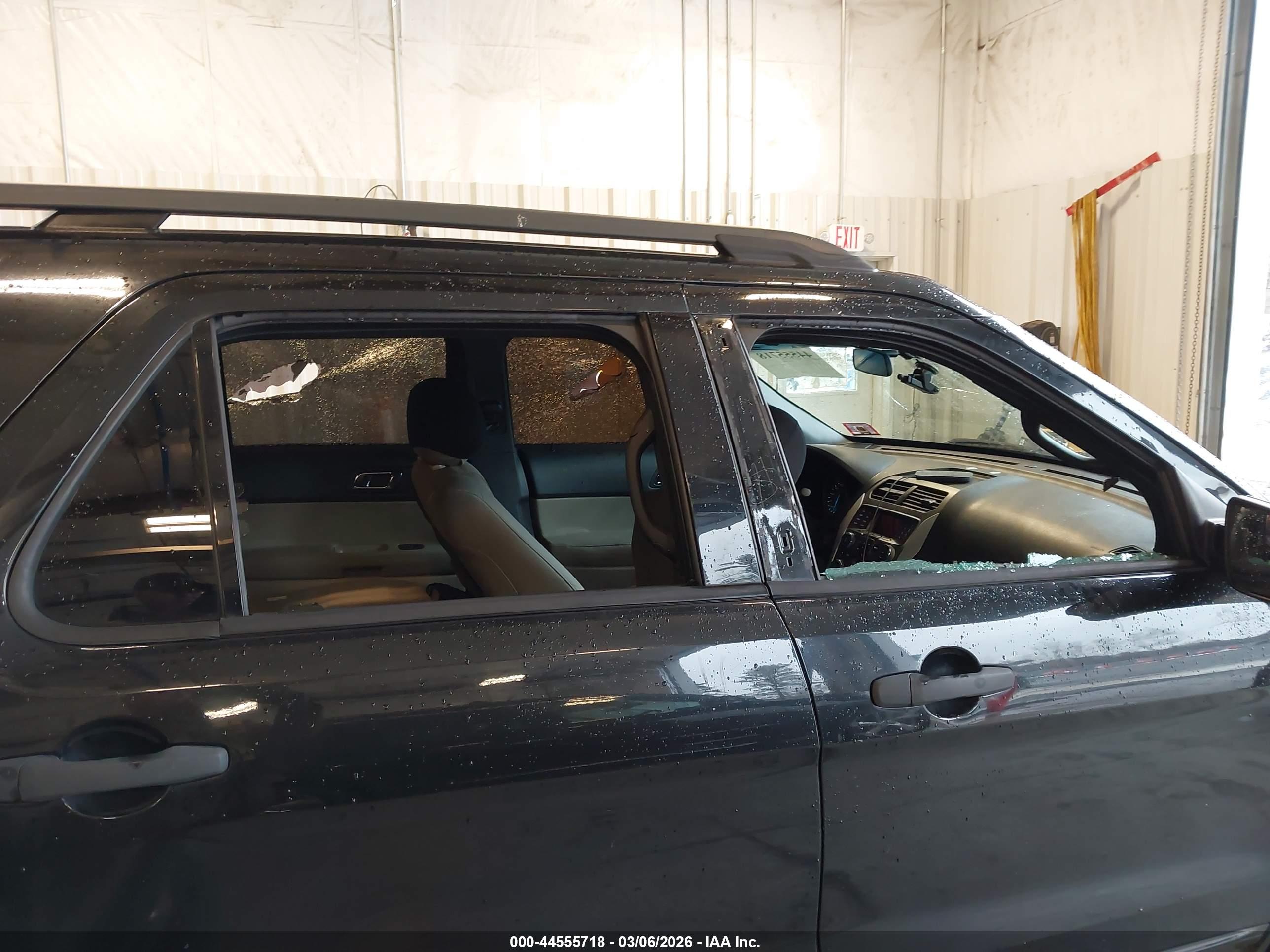 FORD EXPLORER image 6