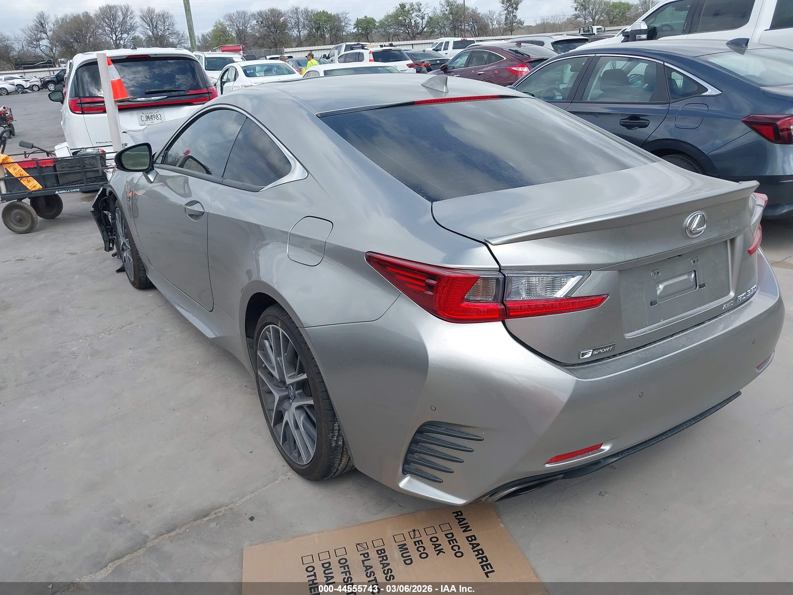 LEXUS RC image 3