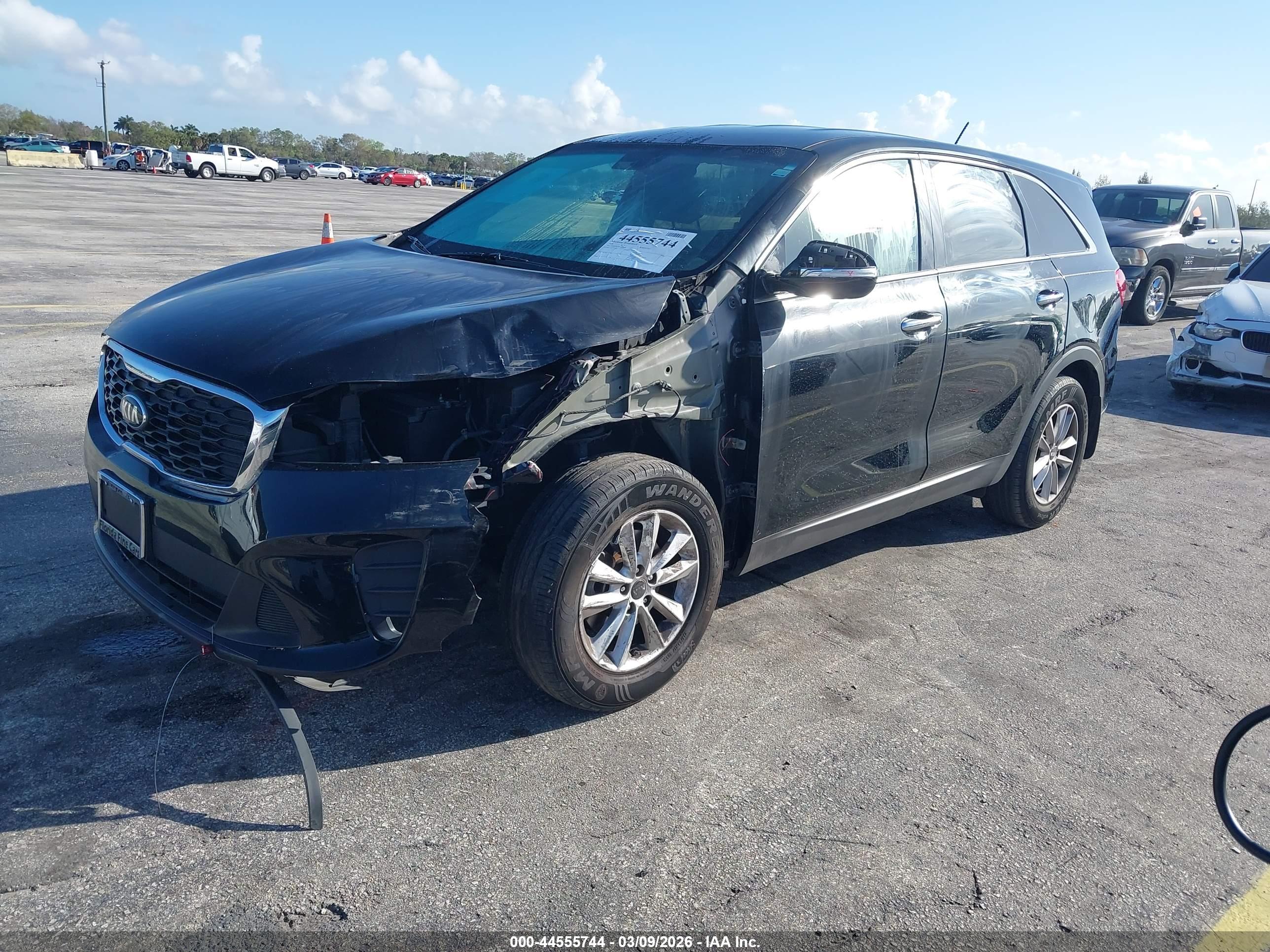 KIA SORENTO image 2