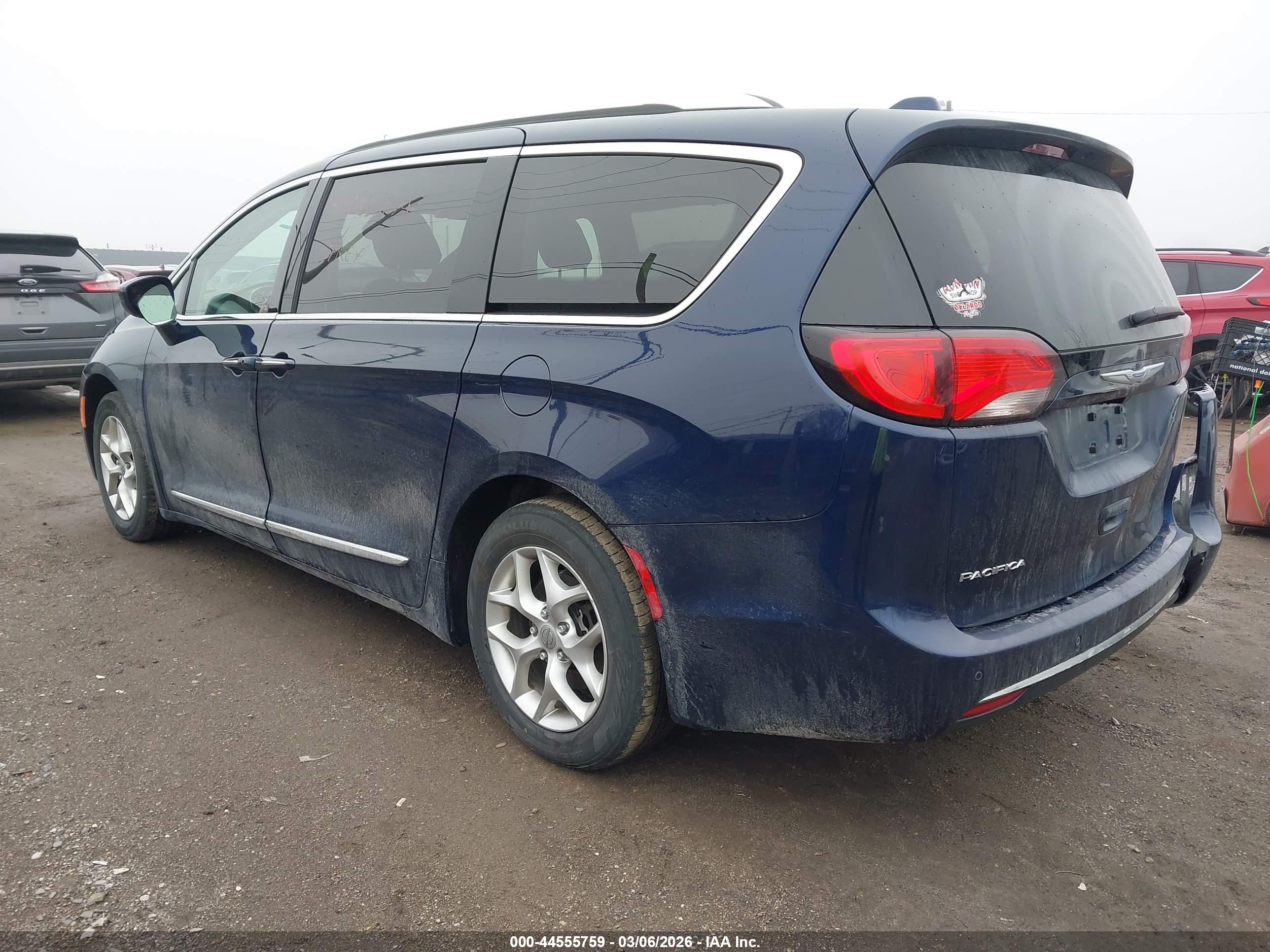 CHRYSLER PACIFICA image 3