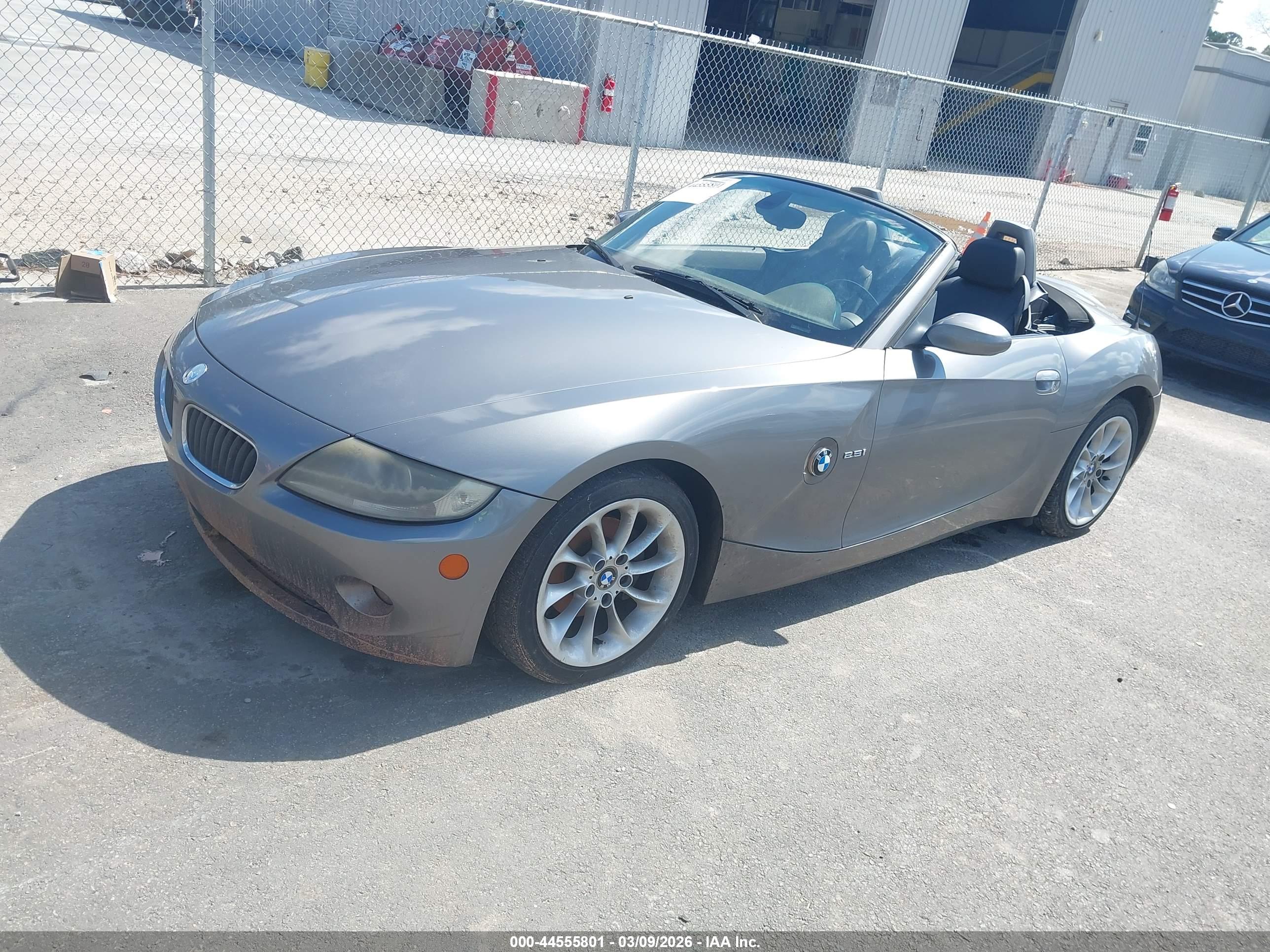 BMW Z4 image 2