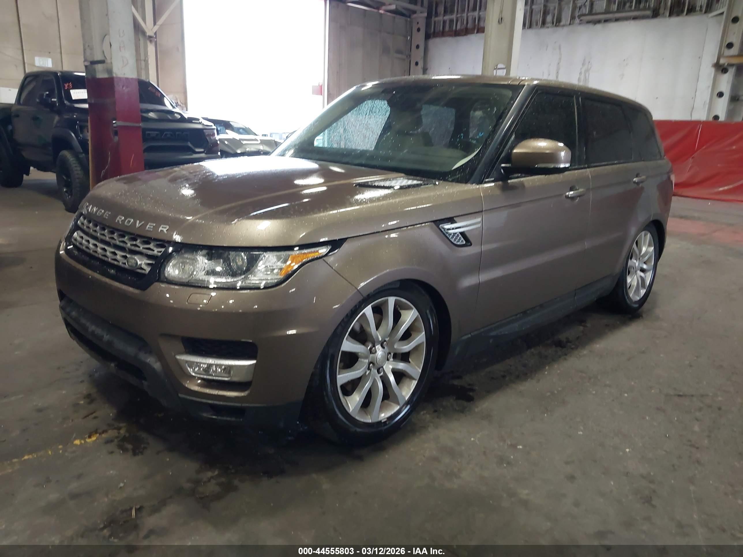 LAND ROVER image 2