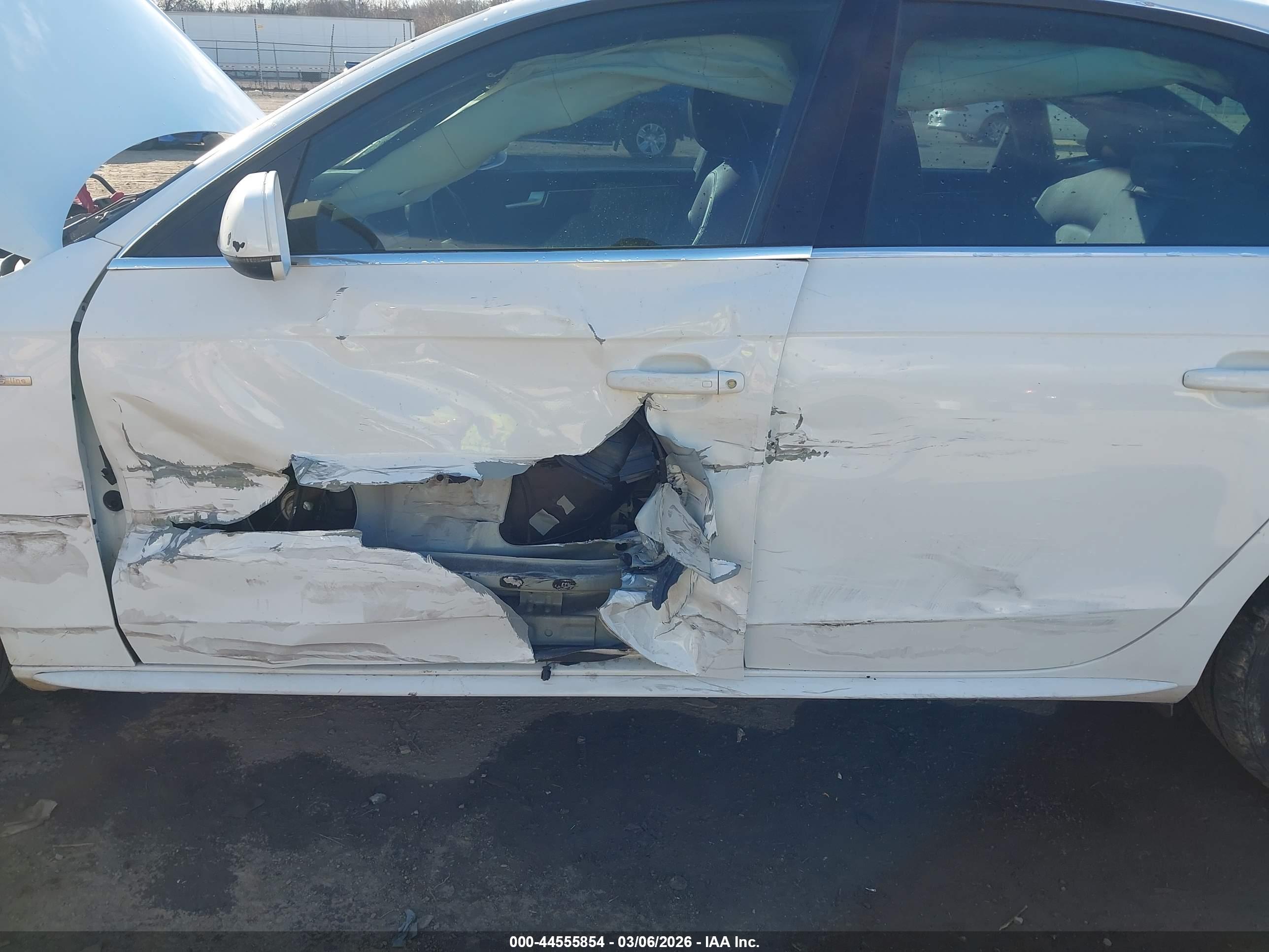AUDI A4 image 6