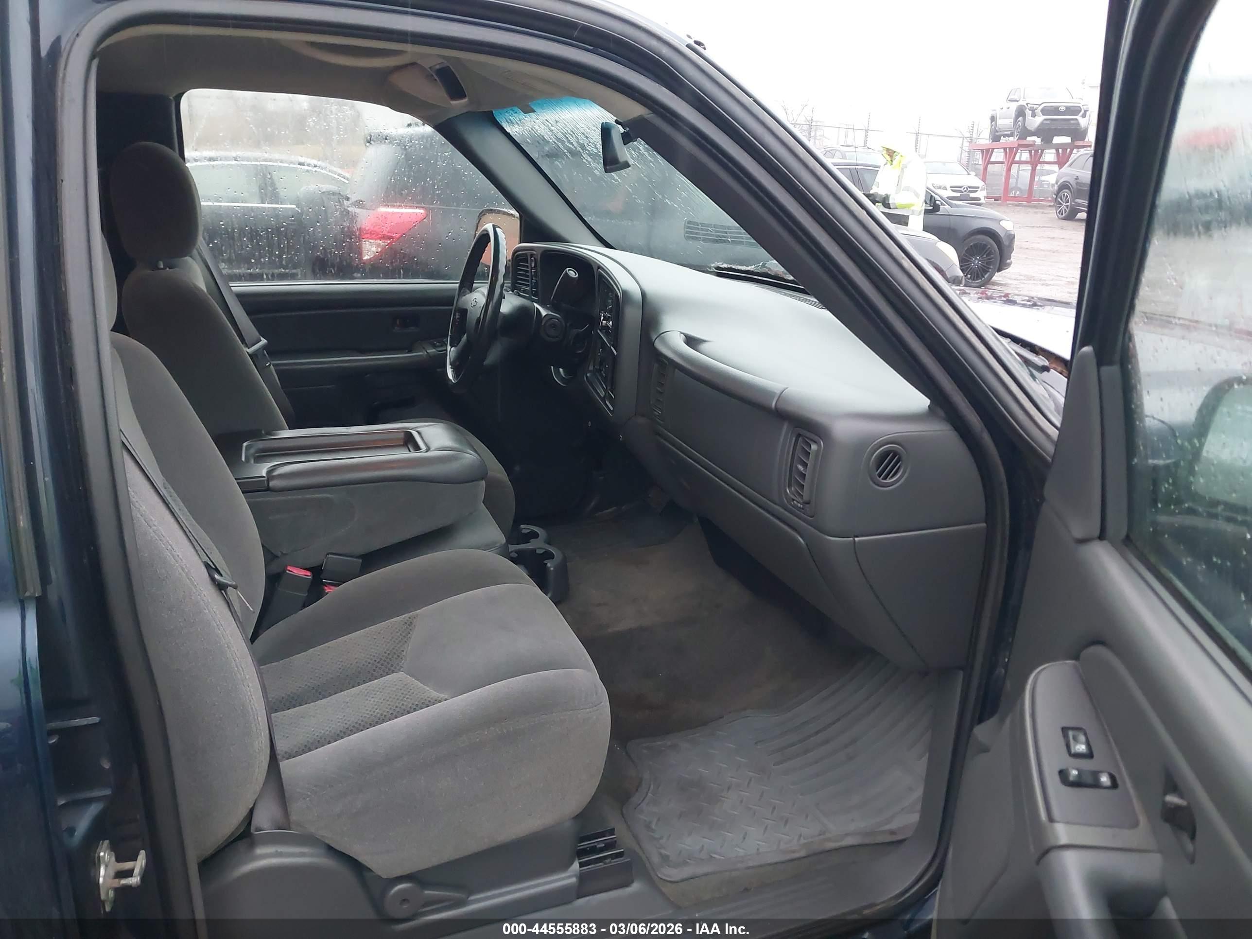 CHEVROLET SILVERADO image 5
