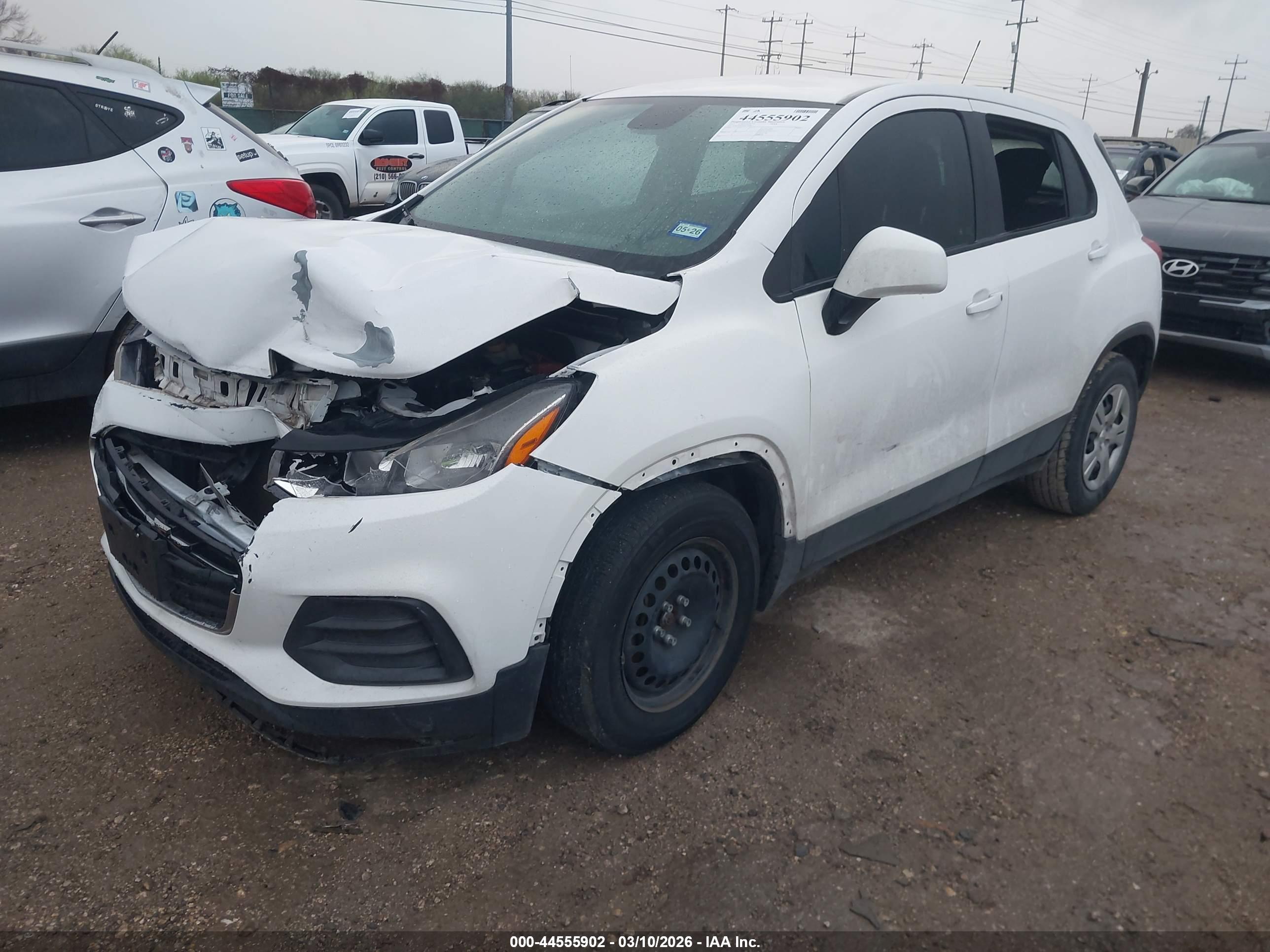 CHEVROLET TRAX image 2