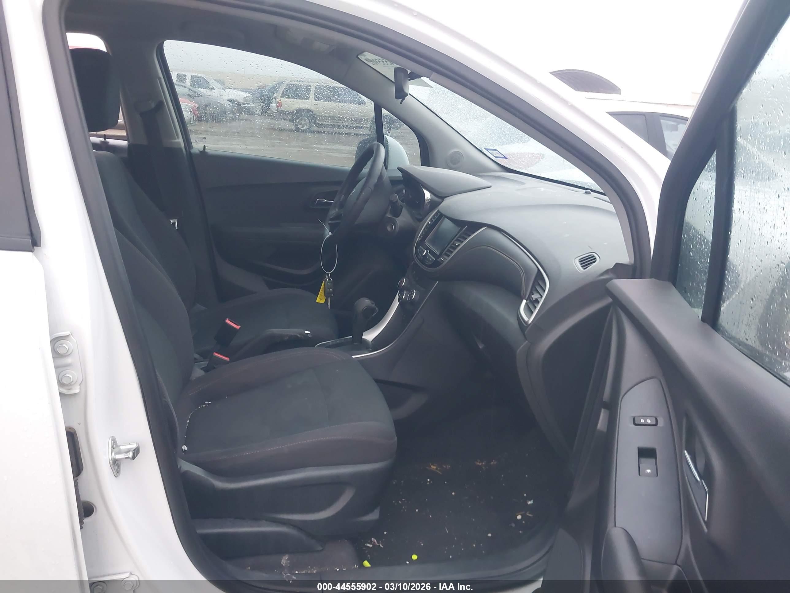 CHEVROLET TRAX image 5