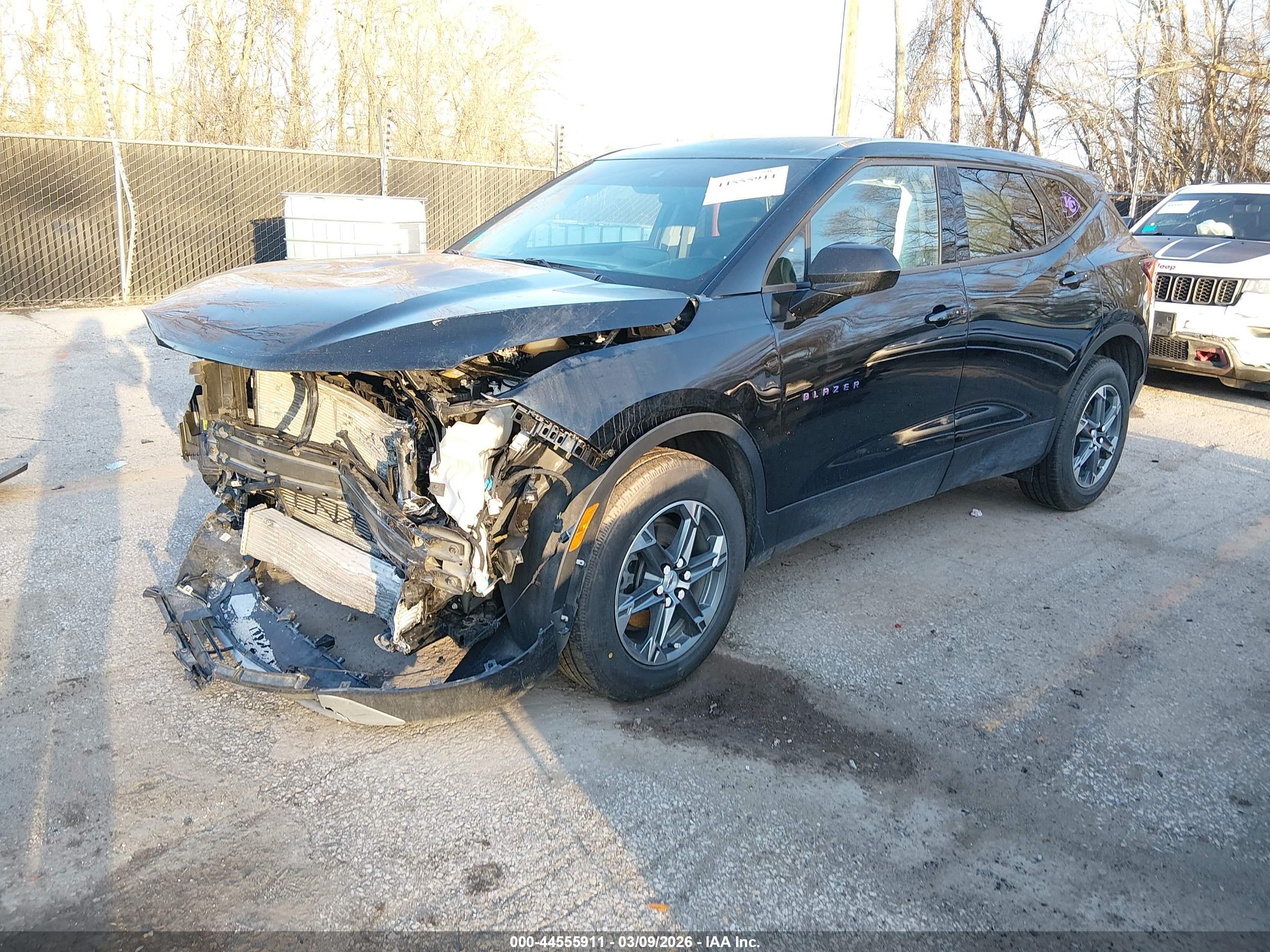 CHEVROLET BLAZER image 2