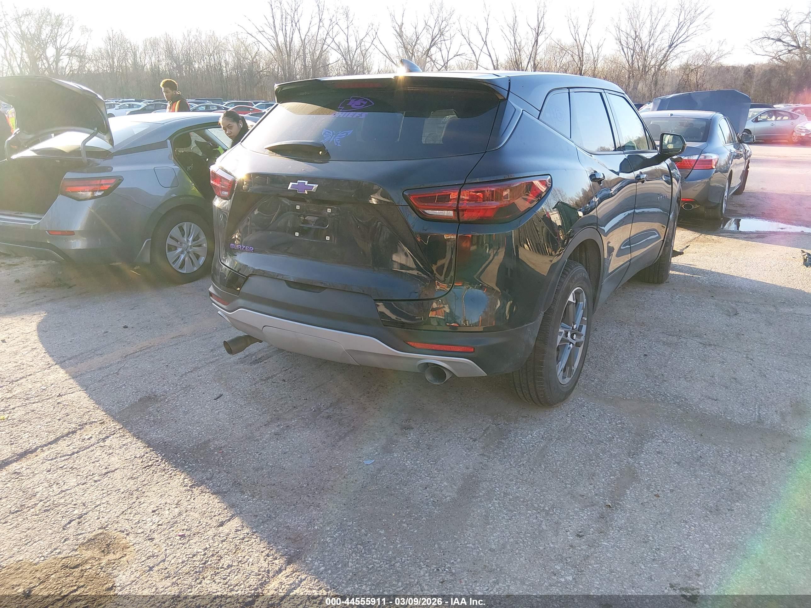 CHEVROLET BLAZER image 4