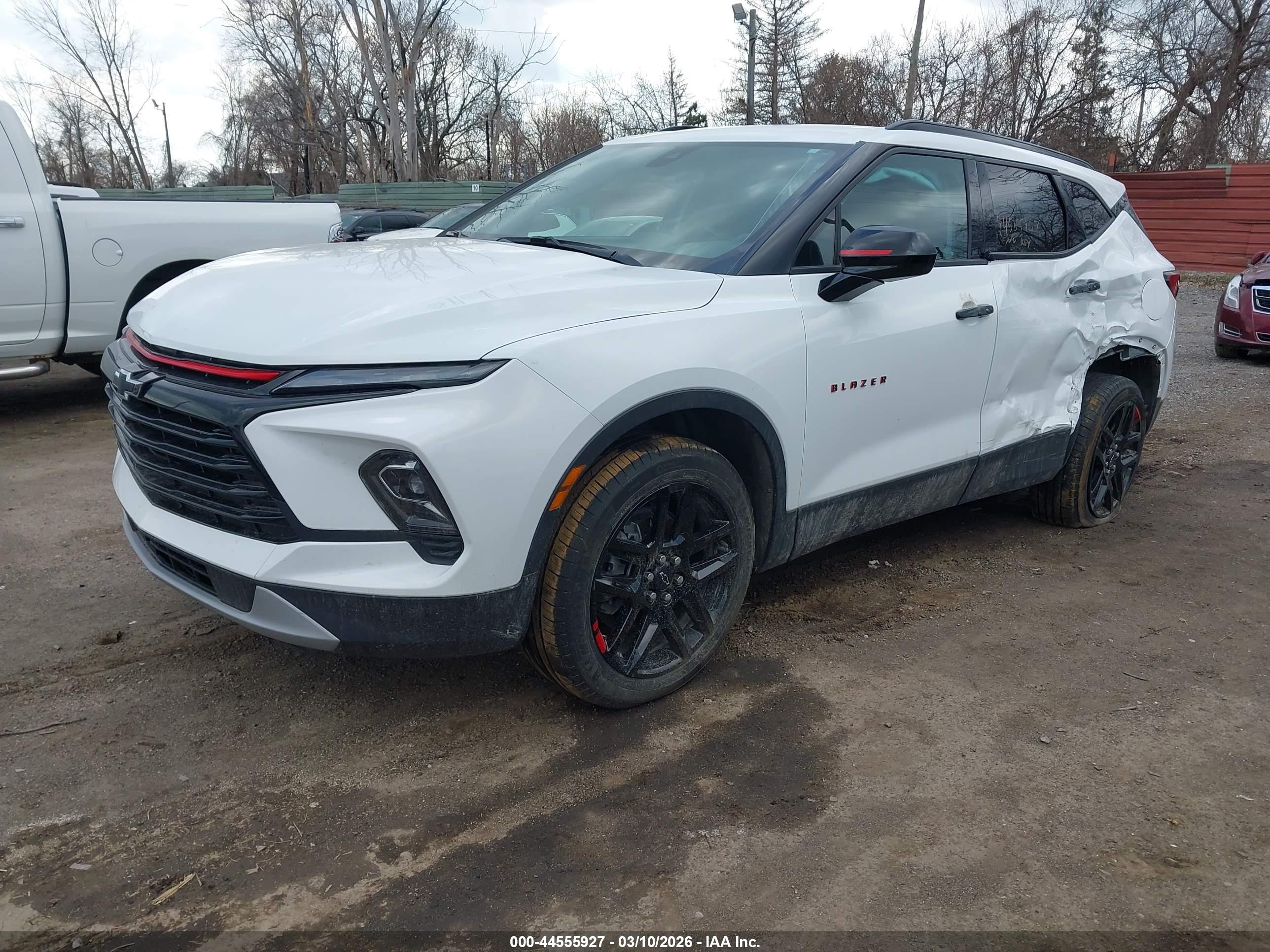 CHEVROLET BLAZER image 2