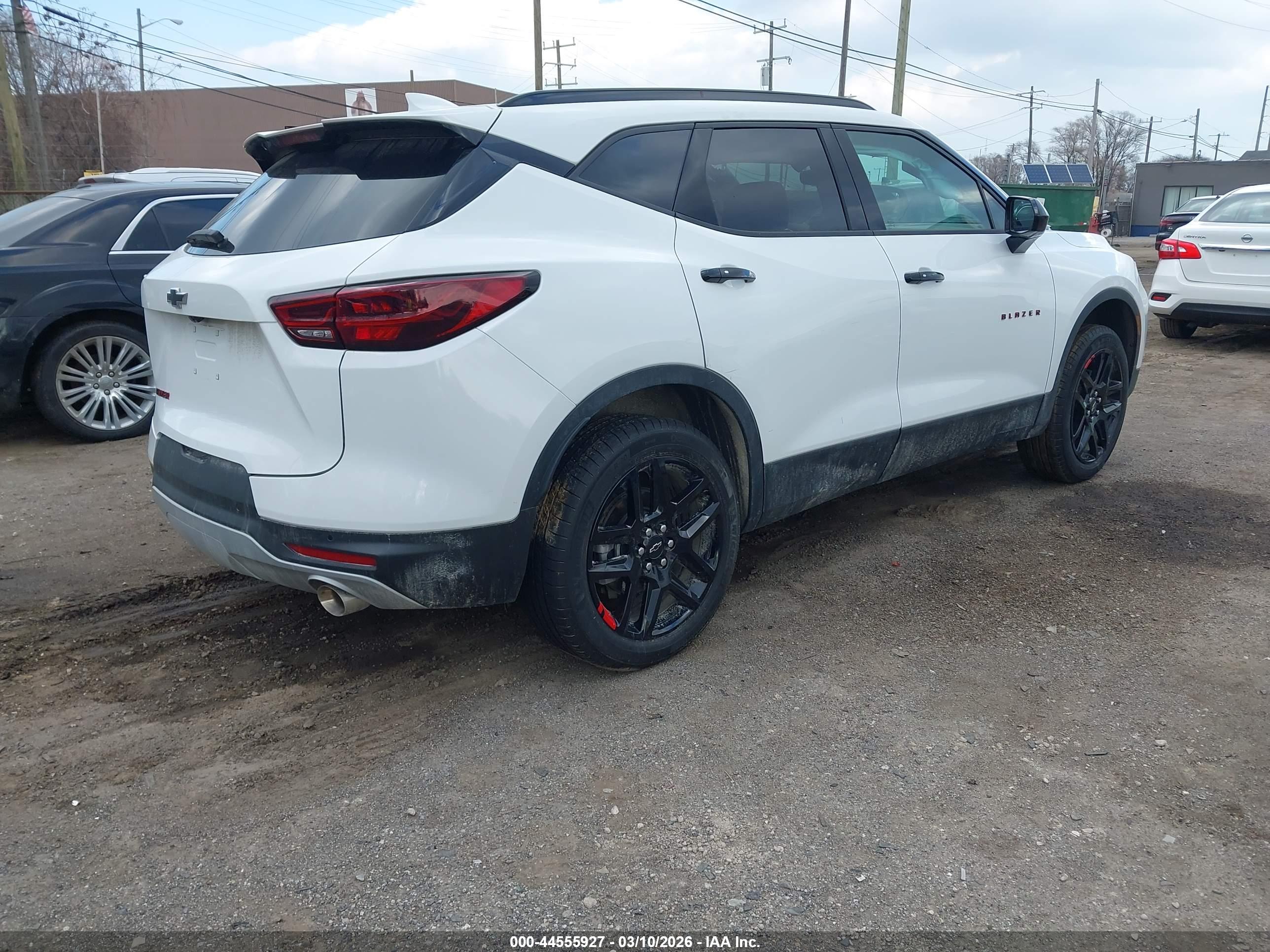 CHEVROLET BLAZER image 4