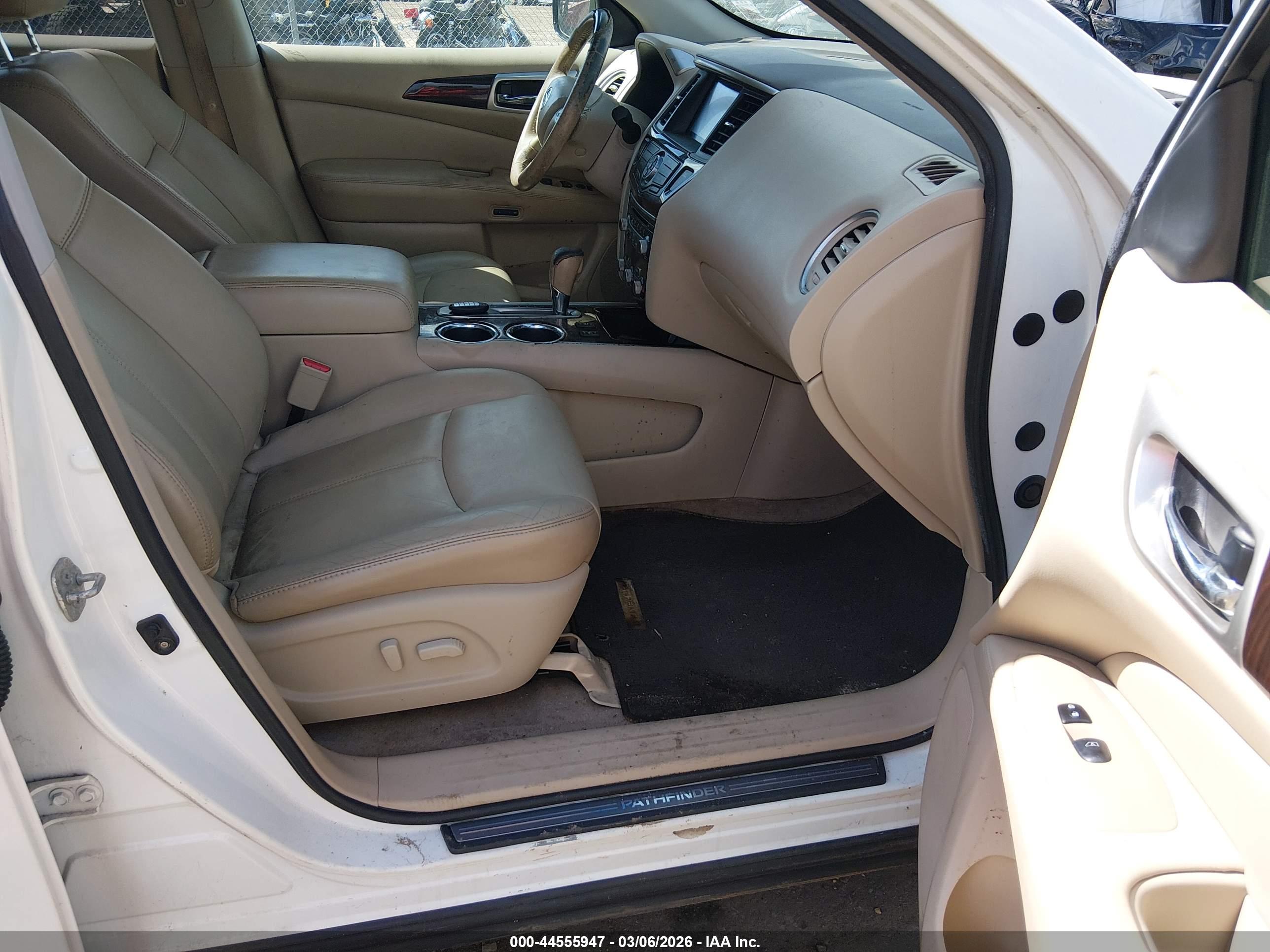 NISSAN PATHFINDER image 5