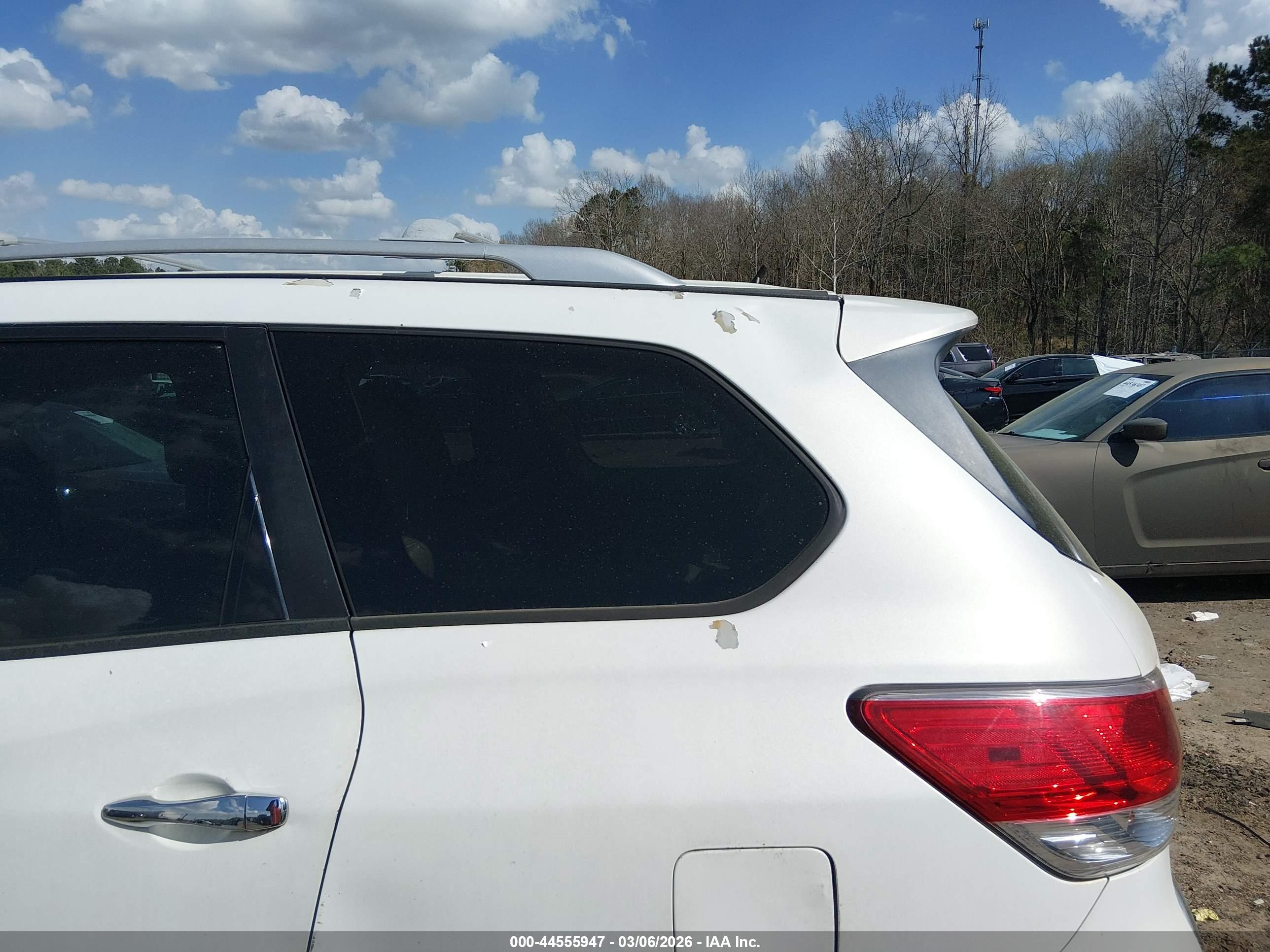 NISSAN PATHFINDER image 6