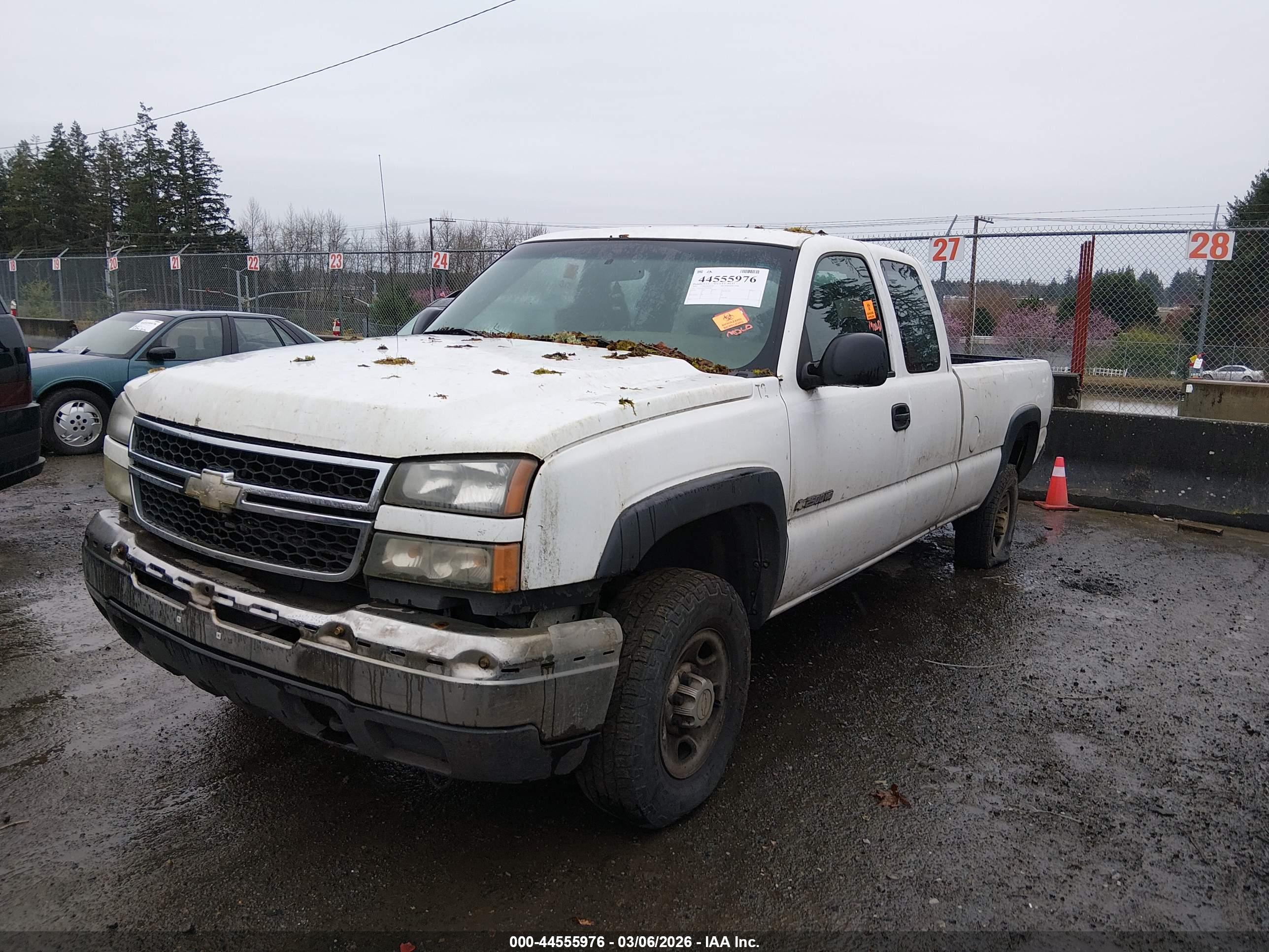 CHEVROLET SILVERADO image 2
