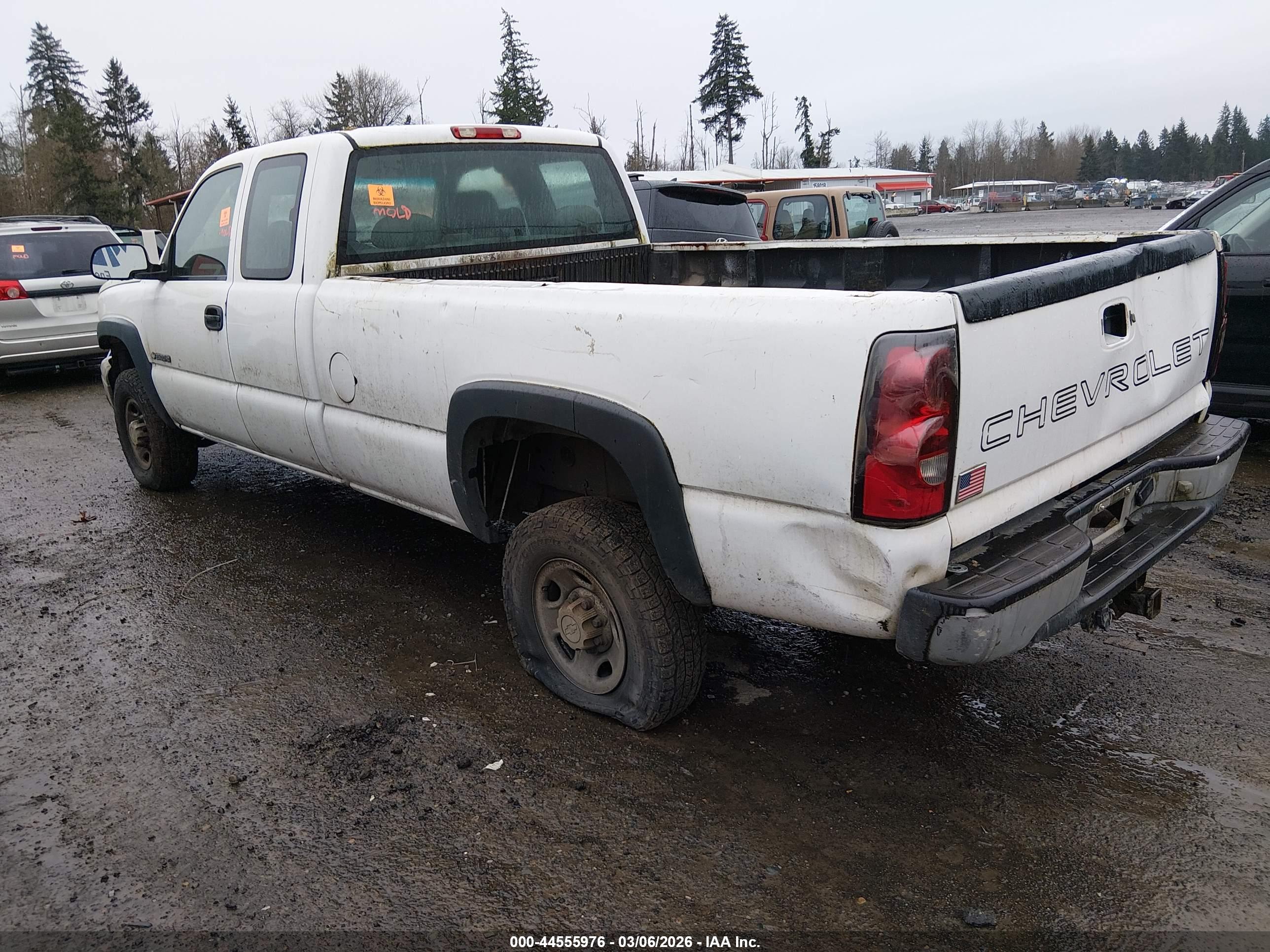 CHEVROLET SILVERADO image 3