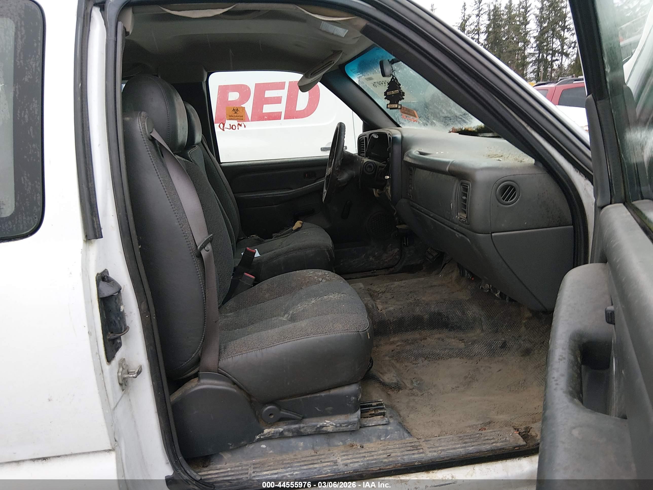 CHEVROLET SILVERADO image 5