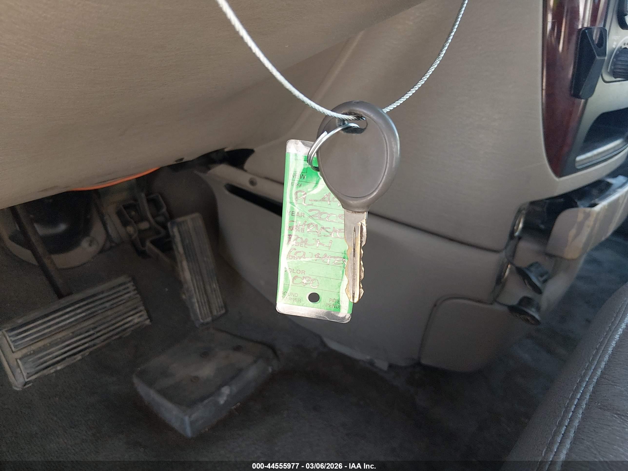 CHRYSLER TOWN image 11