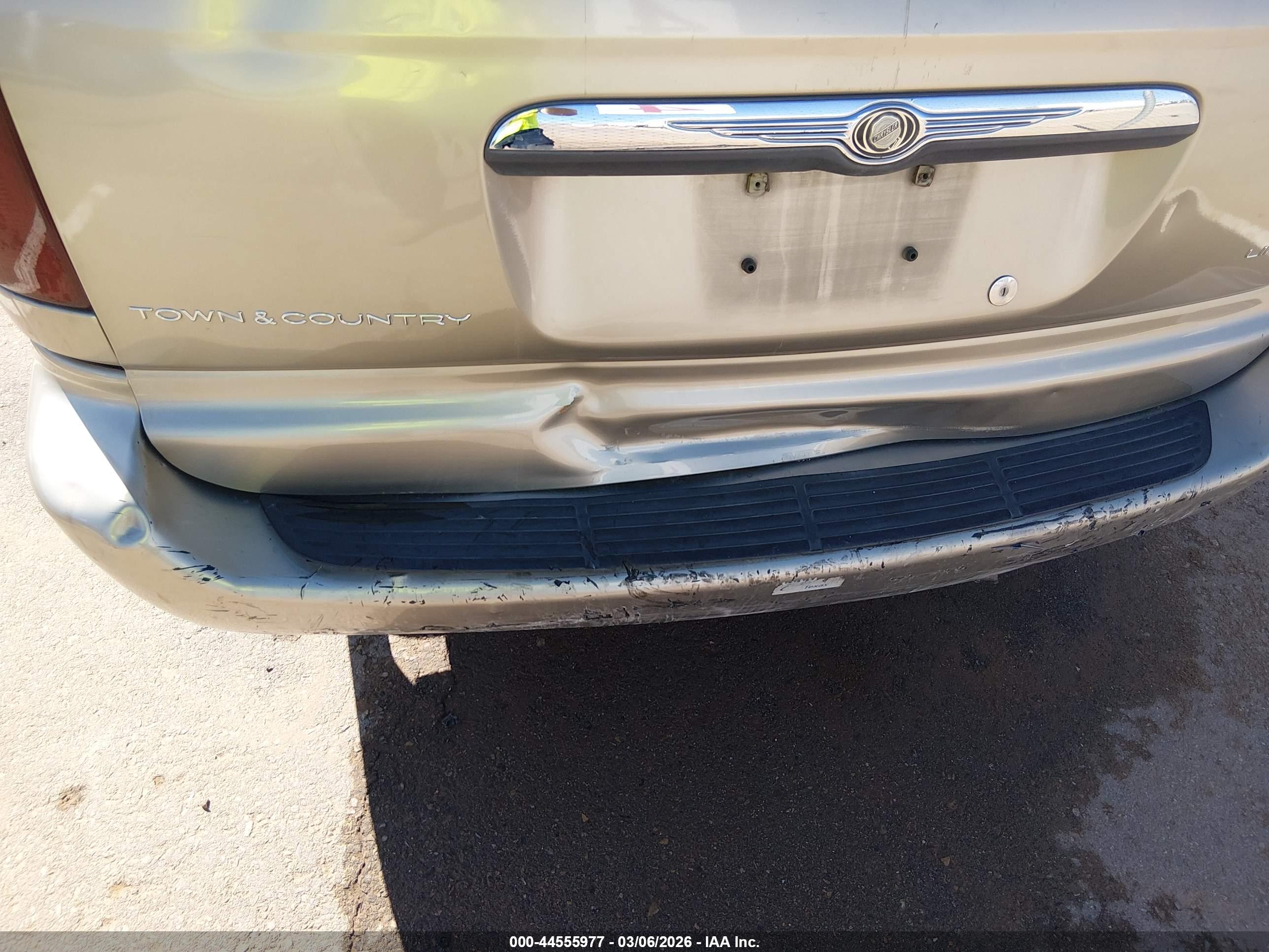 CHRYSLER TOWN image 6
