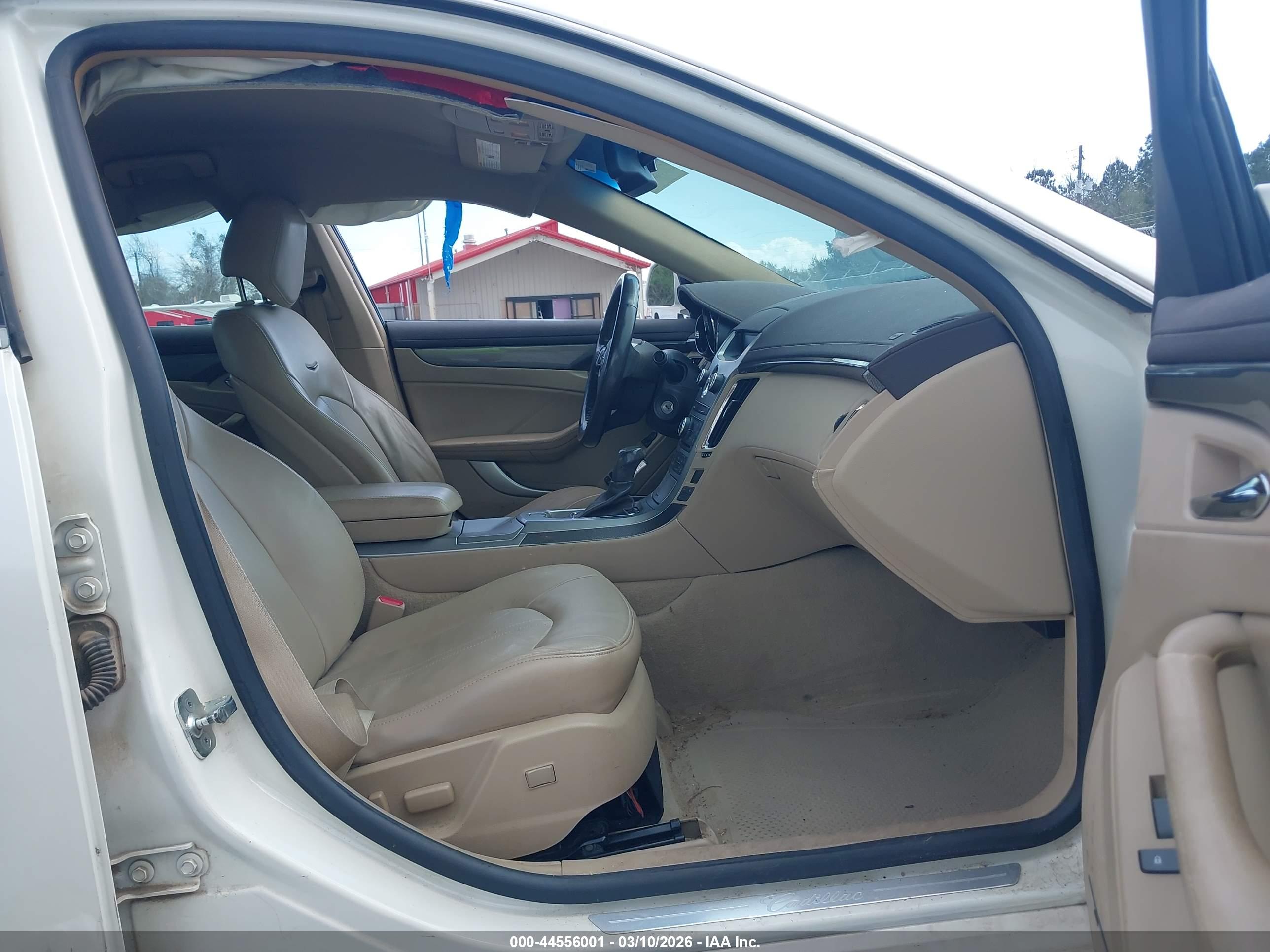 CADILLAC CTS image 5