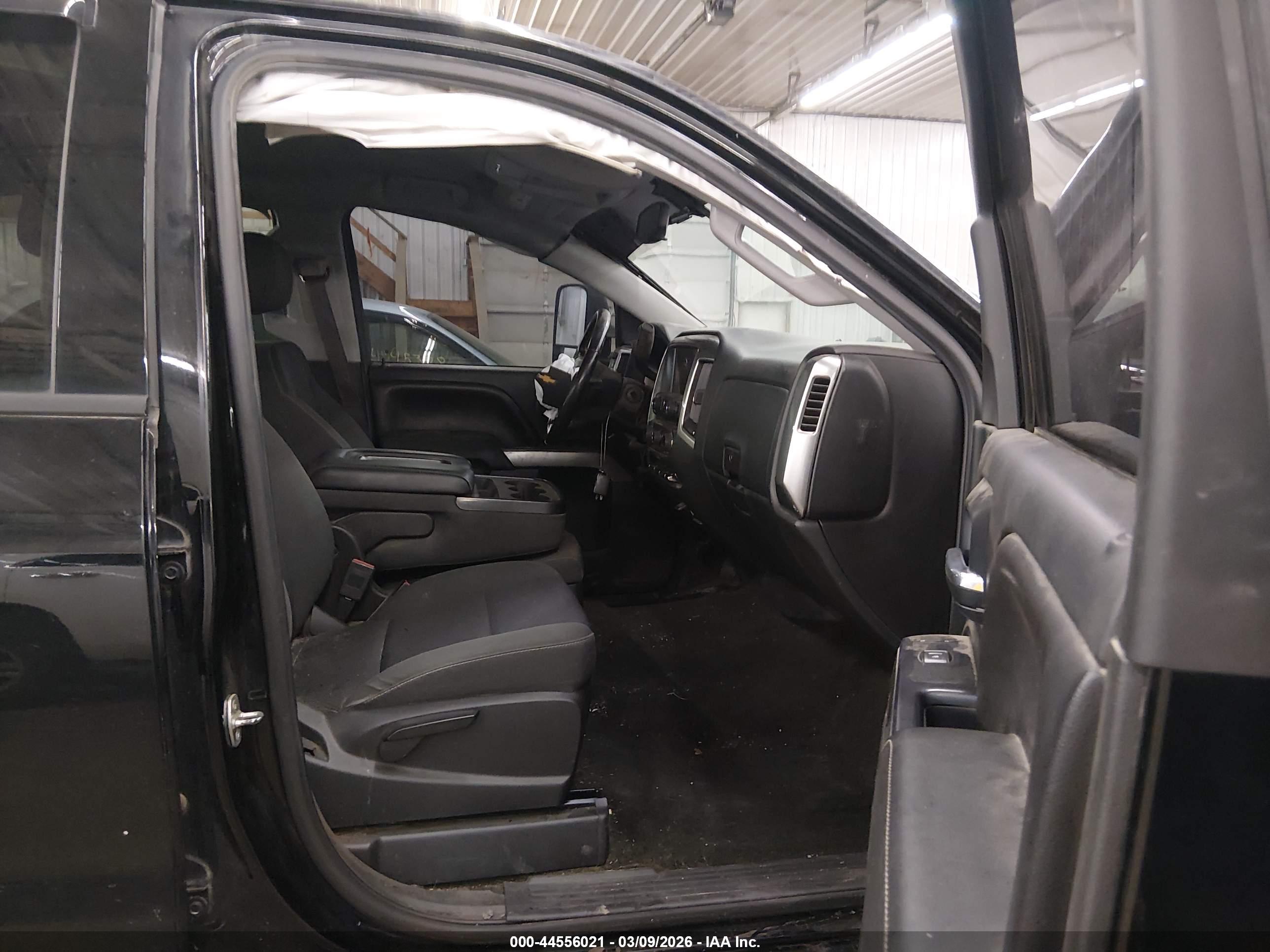 CHEVROLET SILVERADO image 5