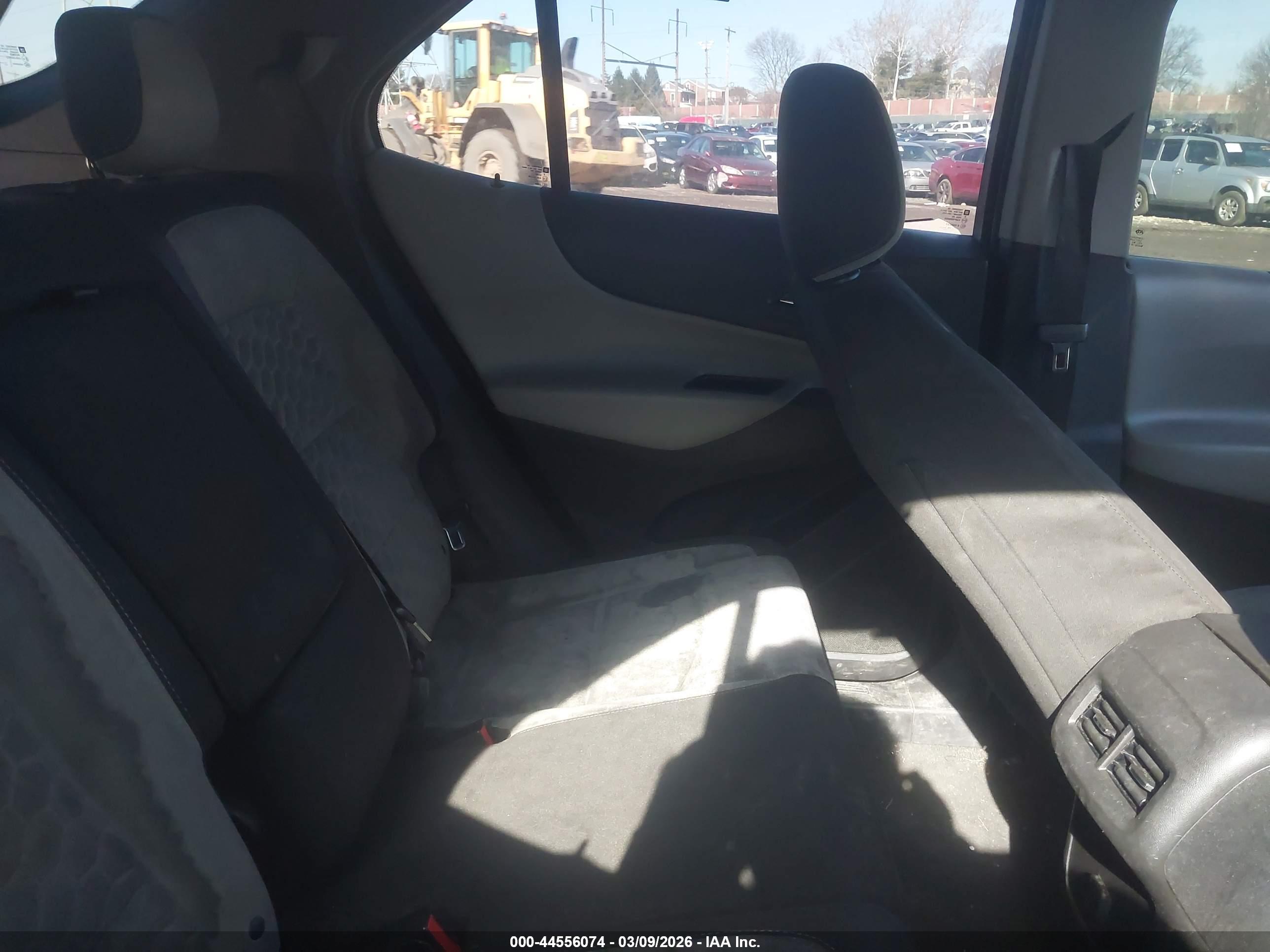 CHEVROLET EQUINOX image 8
