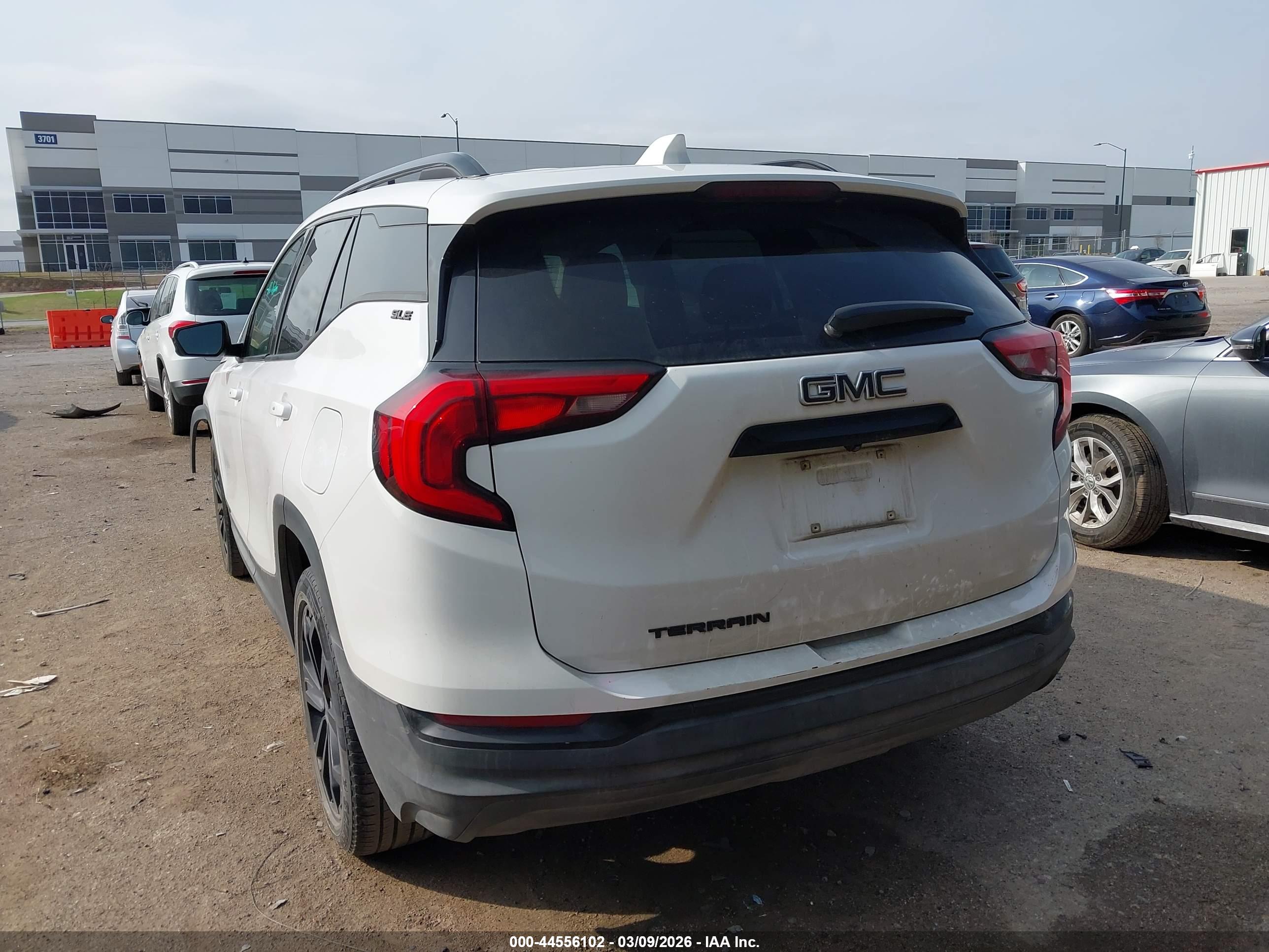 GMC TERRAIN image 3