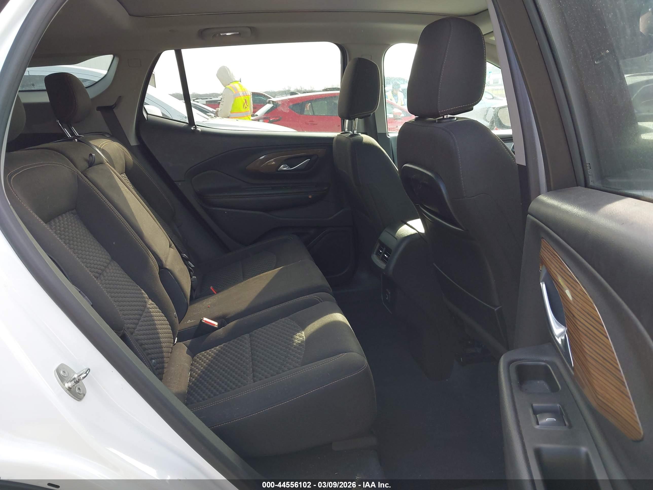 GMC TERRAIN image 8