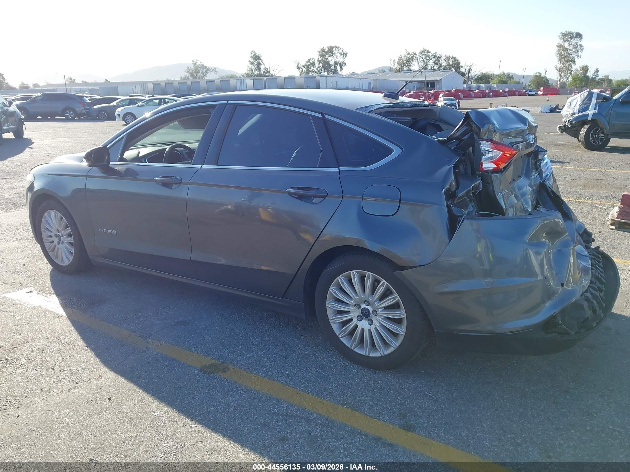 FORD FUSION image 3
