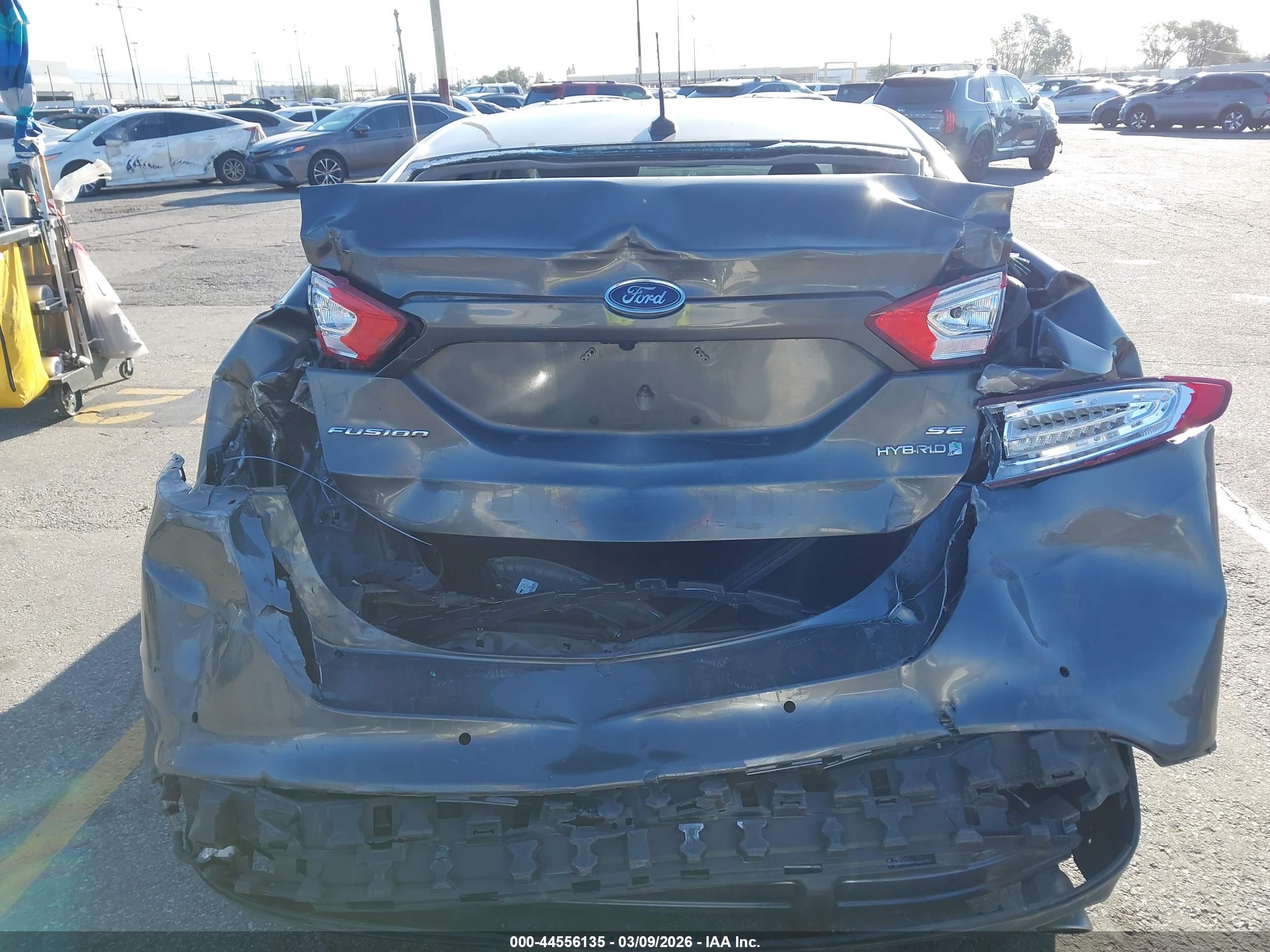 FORD FUSION image 6