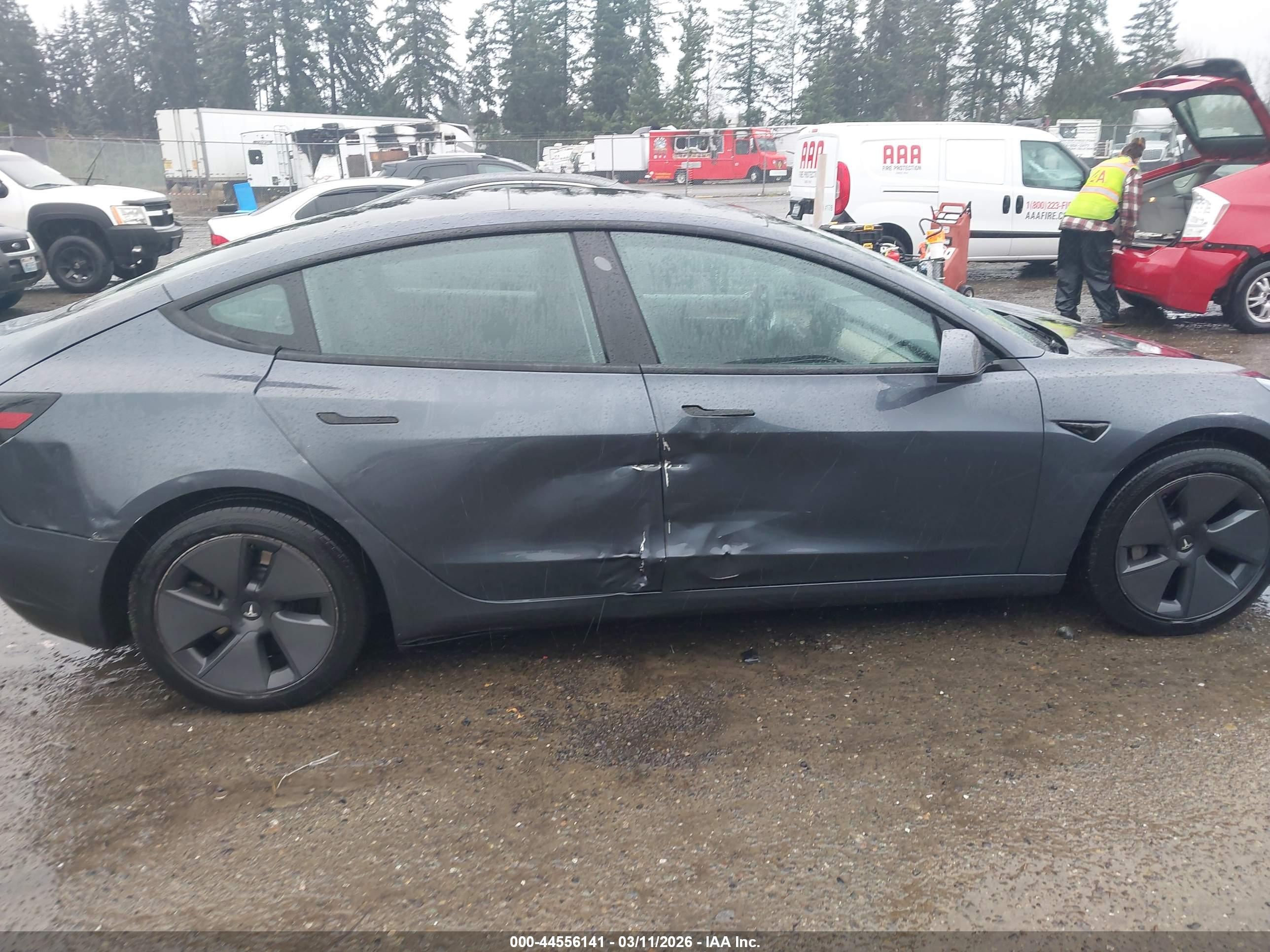 TESLA MODEL image 6