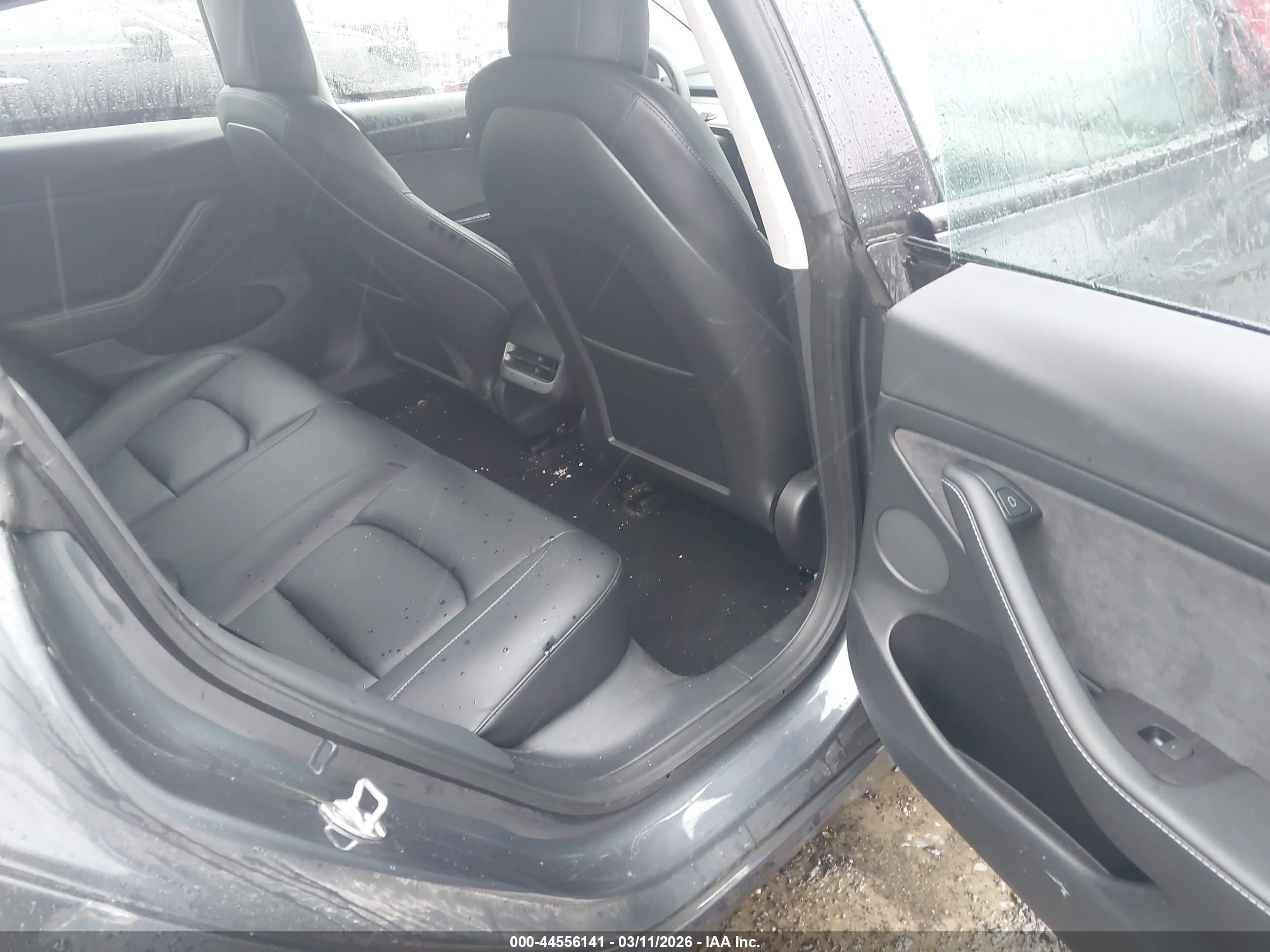 TESLA MODEL image 8