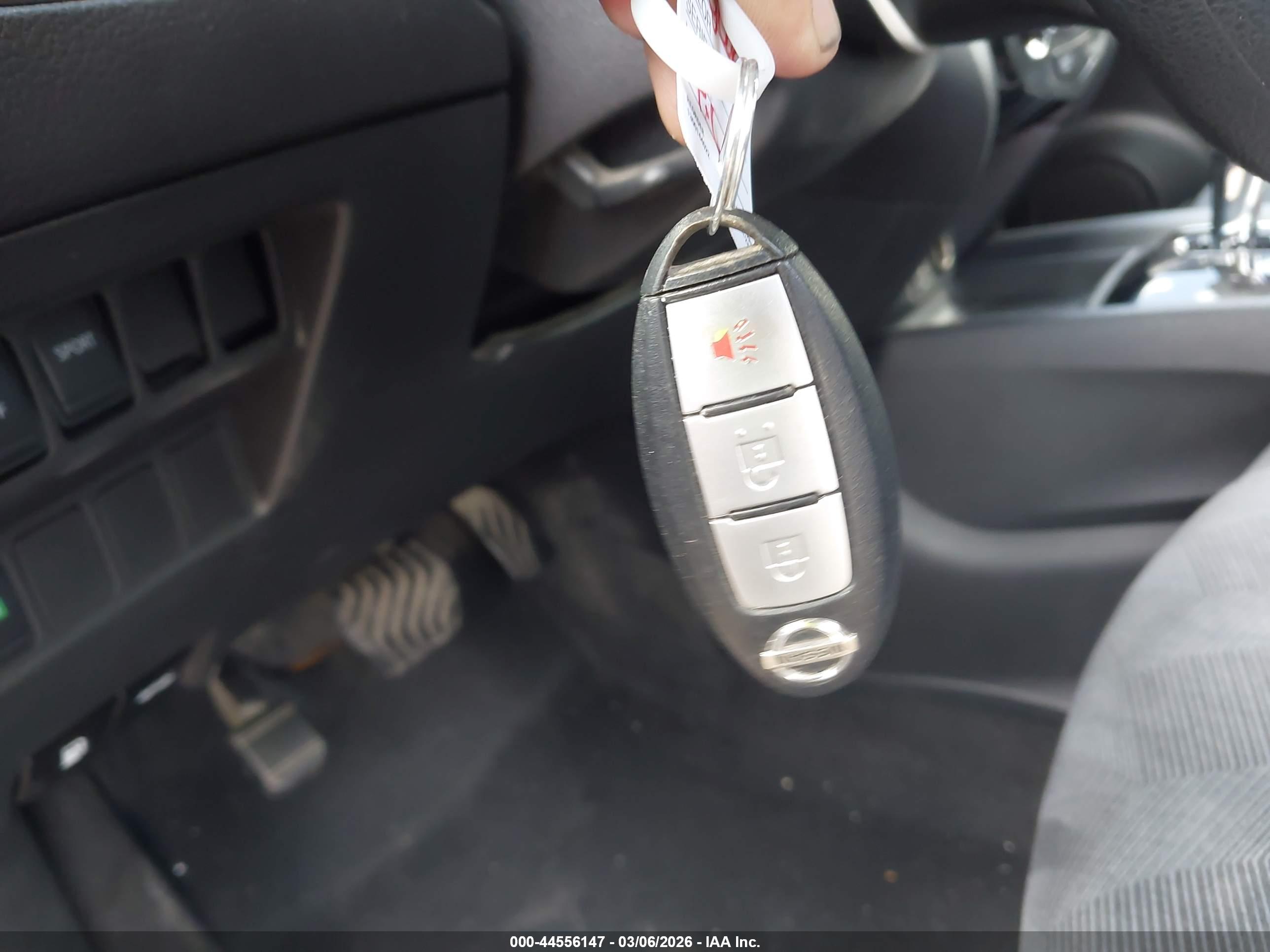 NISSAN ROGUE image 11