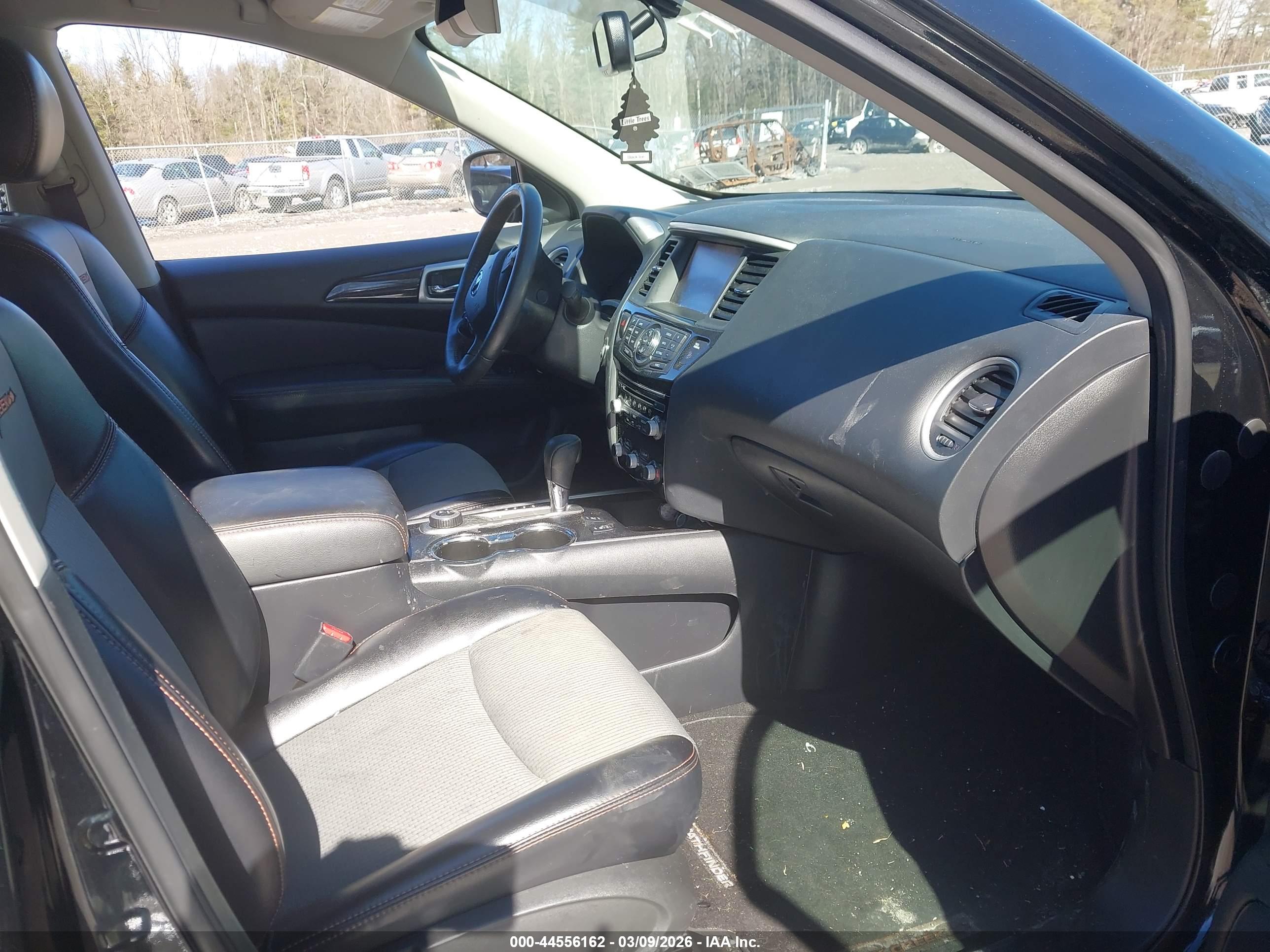 NISSAN PATHFINDER image 5
