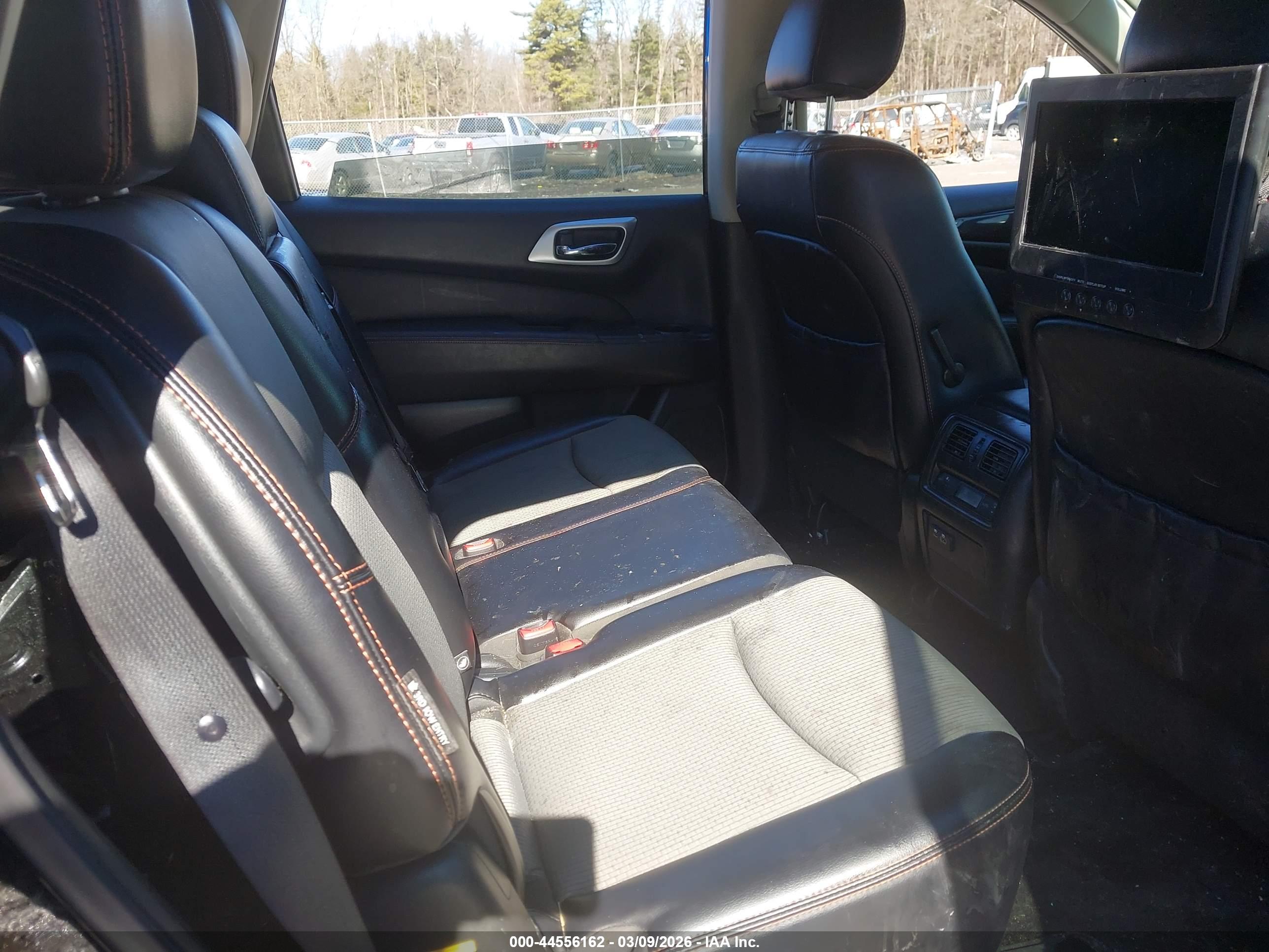NISSAN PATHFINDER image 8