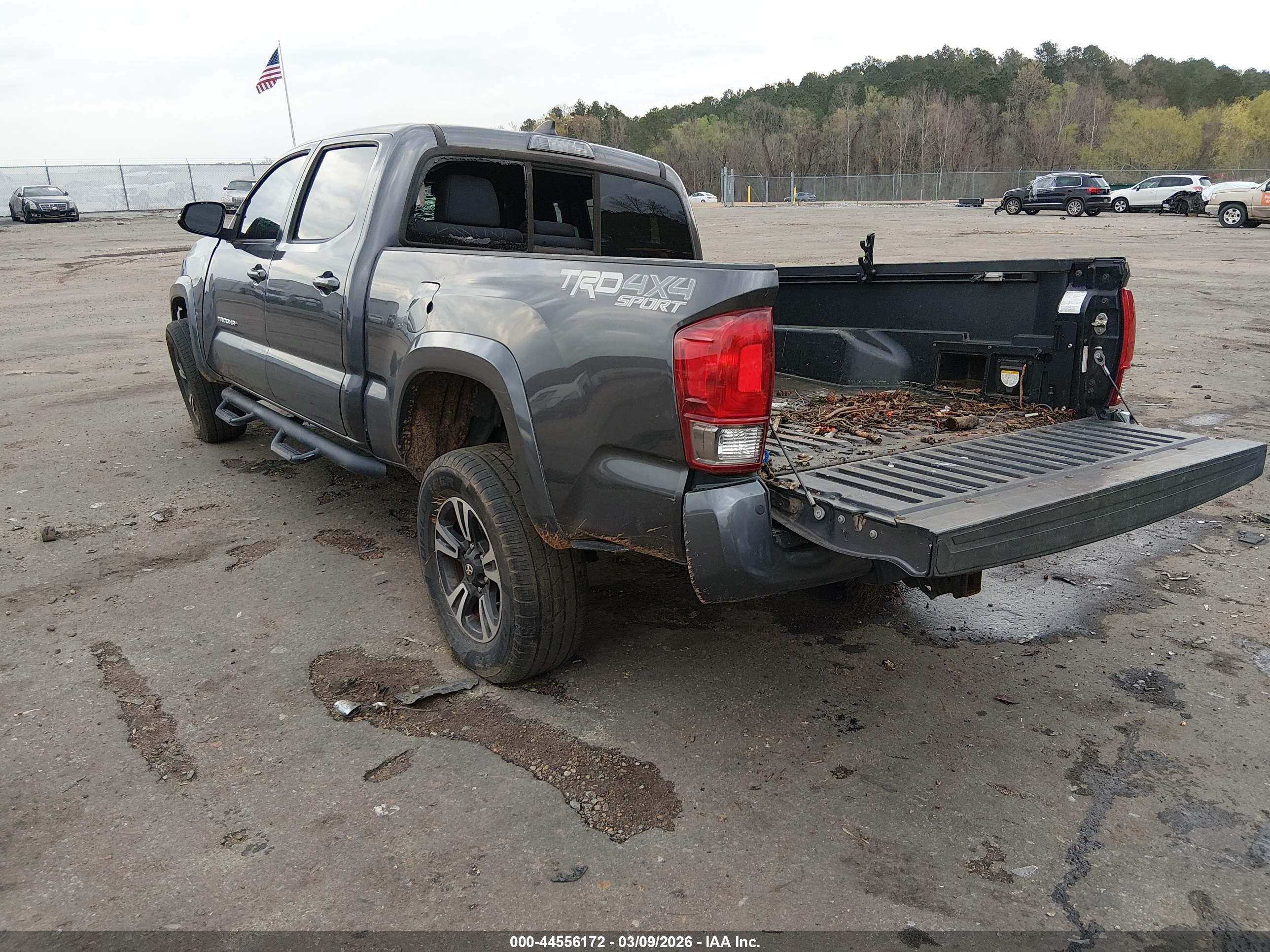 TOYOTA TACOMA image 3