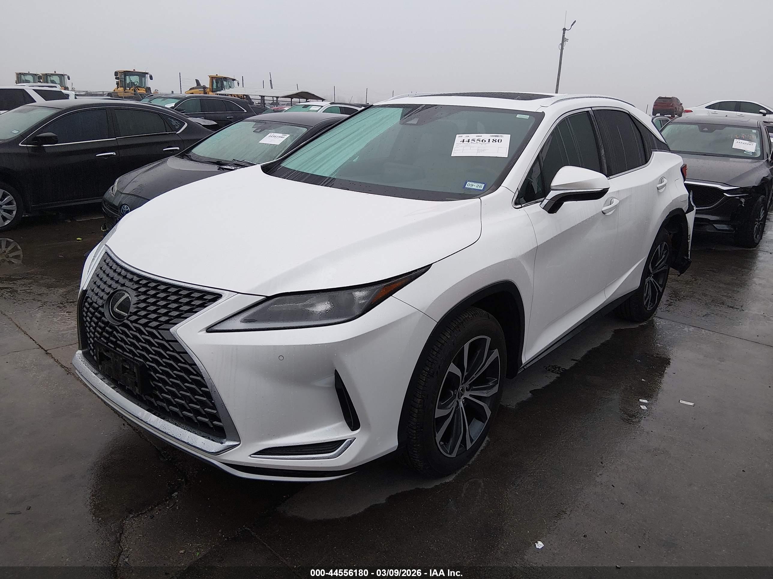 LEXUS RX image 2
