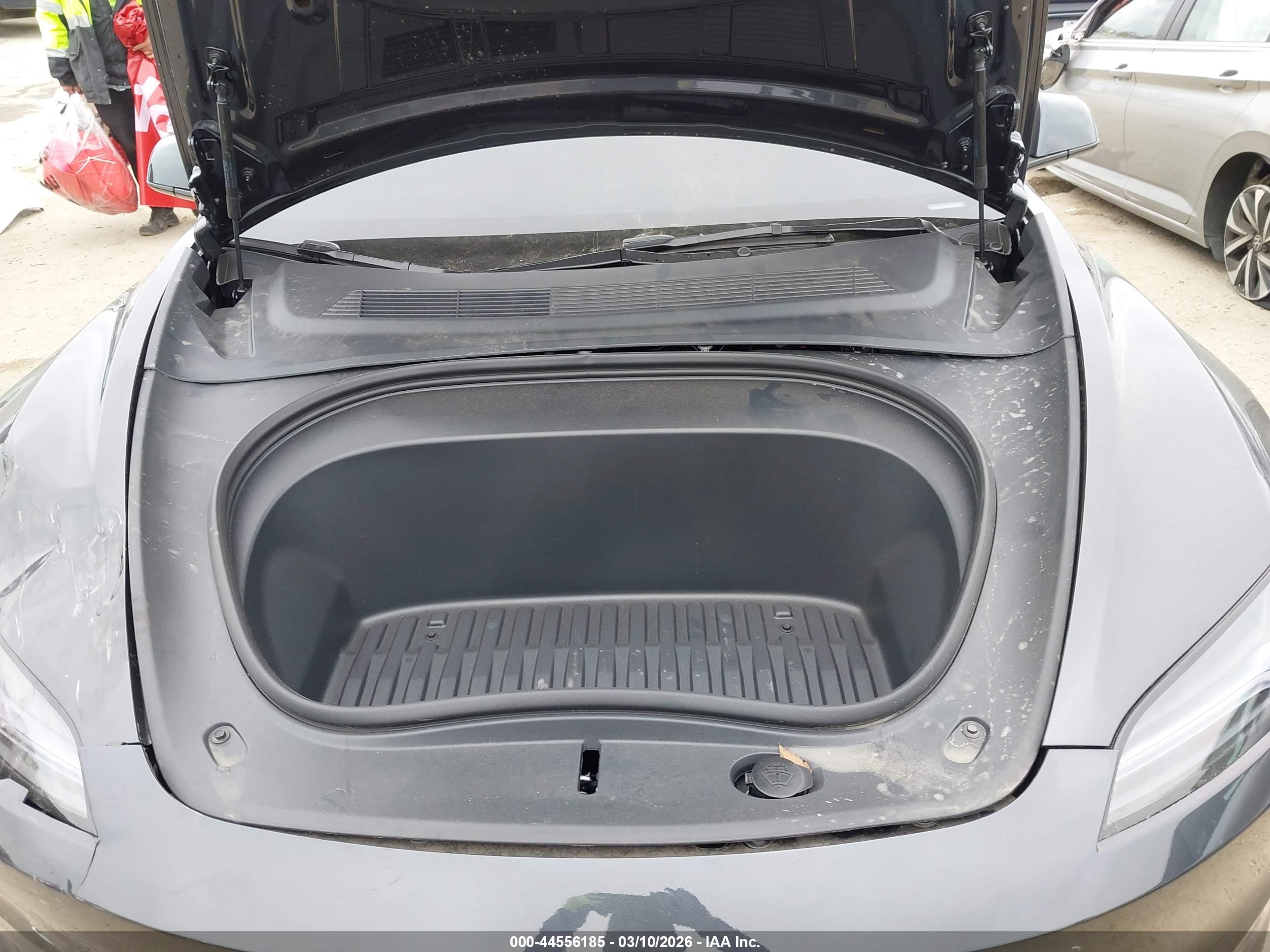 TESLA MODEL image 10