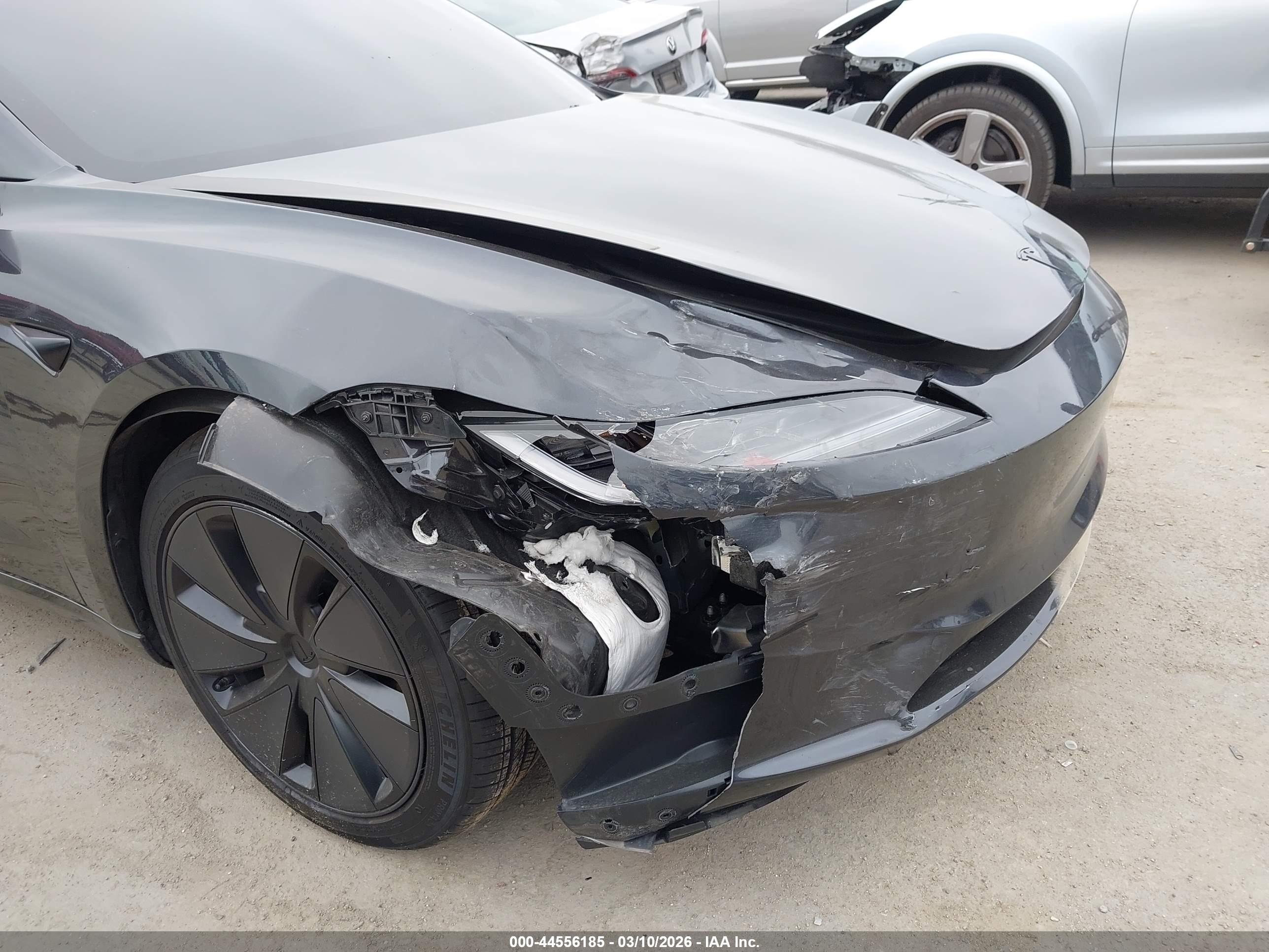 TESLA MODEL image 6