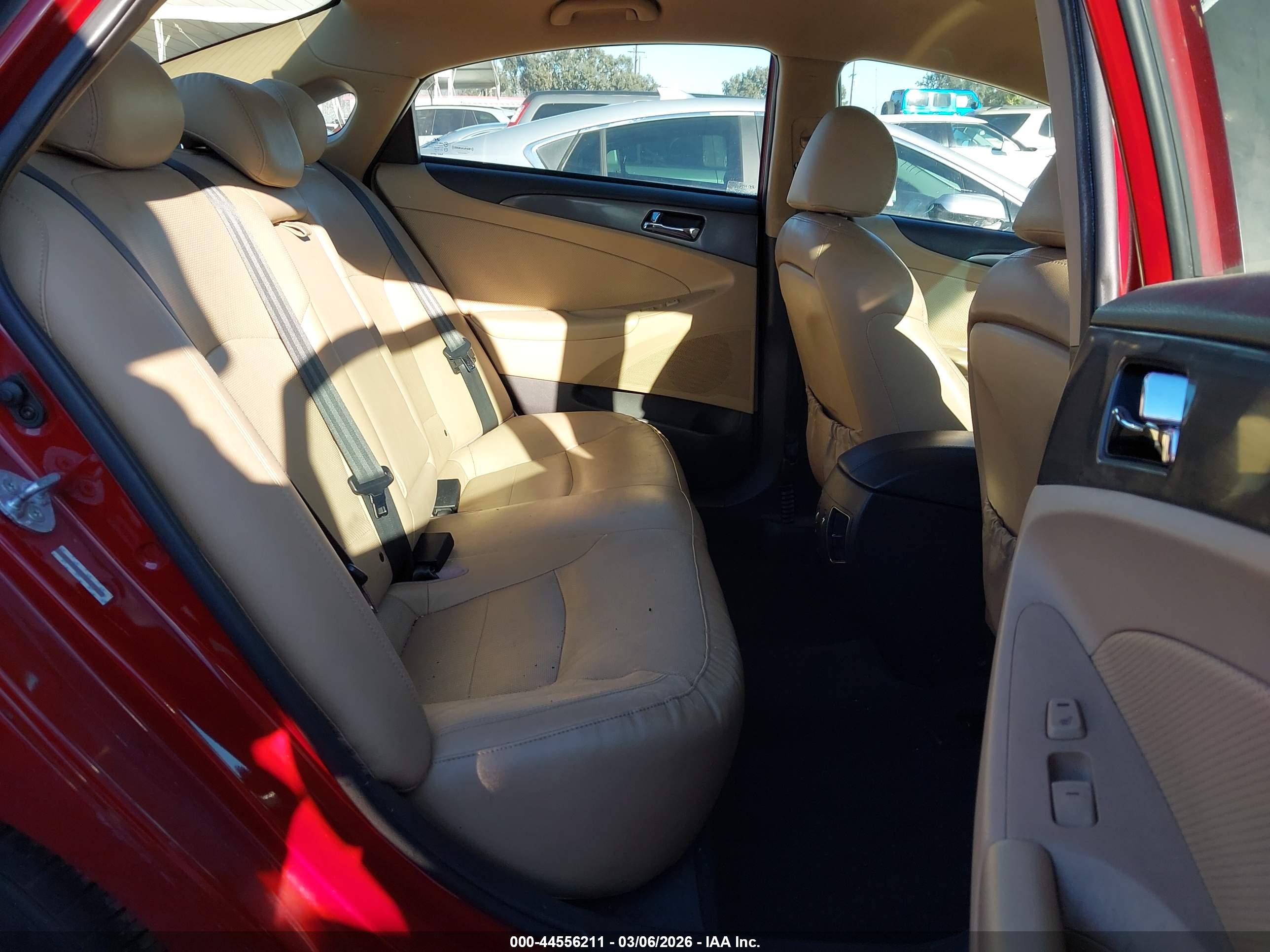 HYUNDAI SONATA image 8