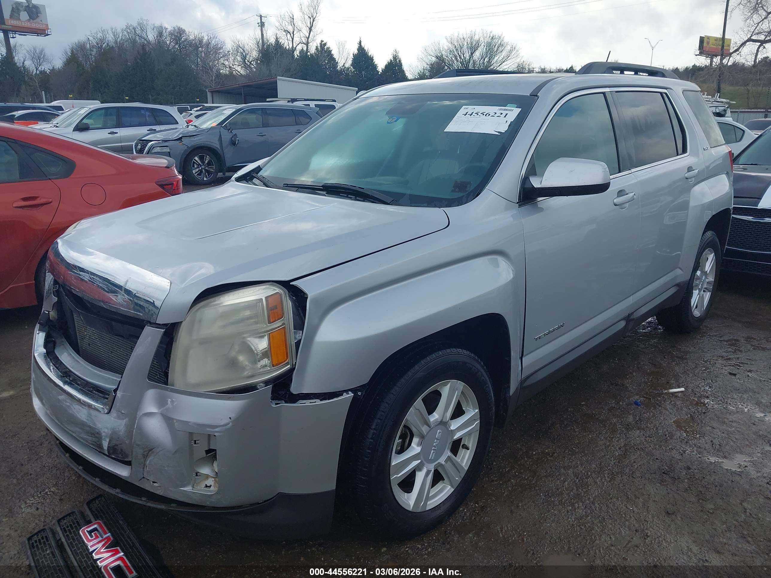 GMC TERRAIN image 2