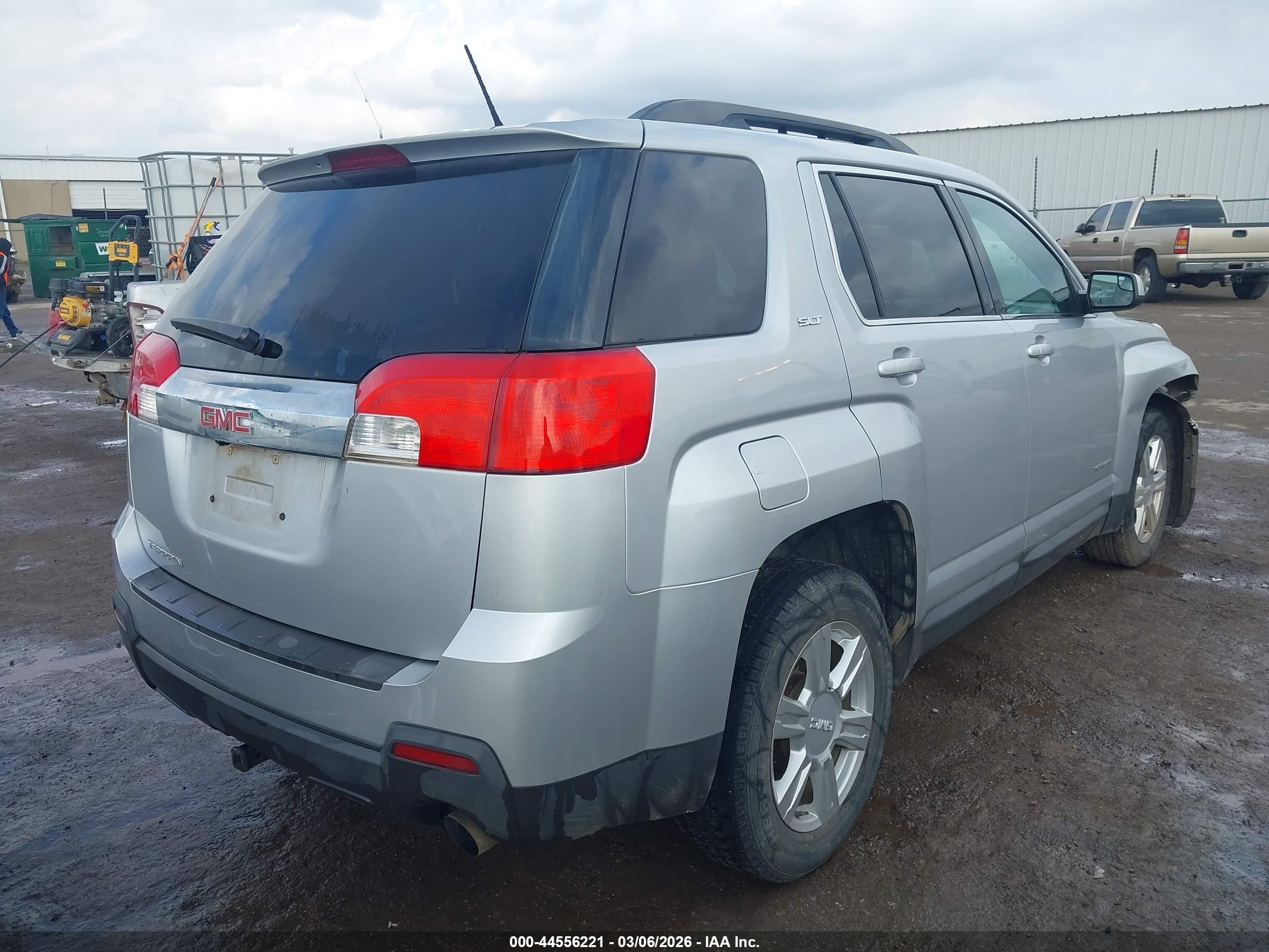 GMC TERRAIN image 4