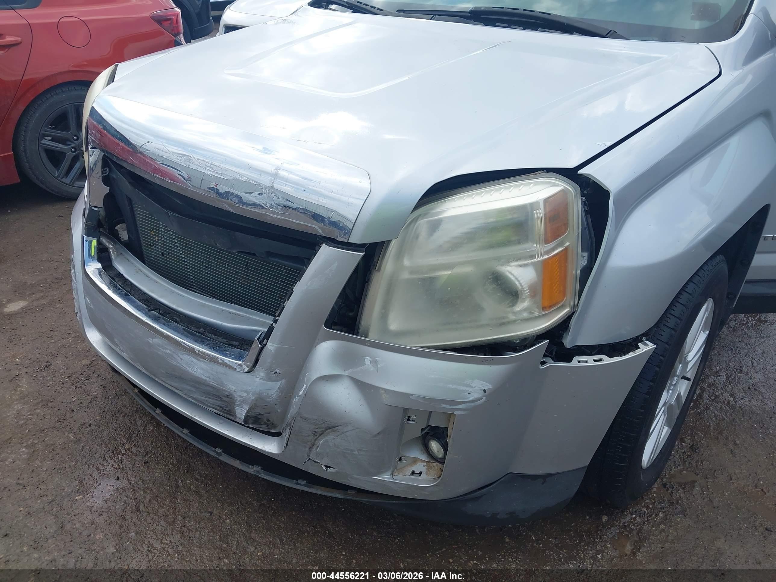 GMC TERRAIN image 6