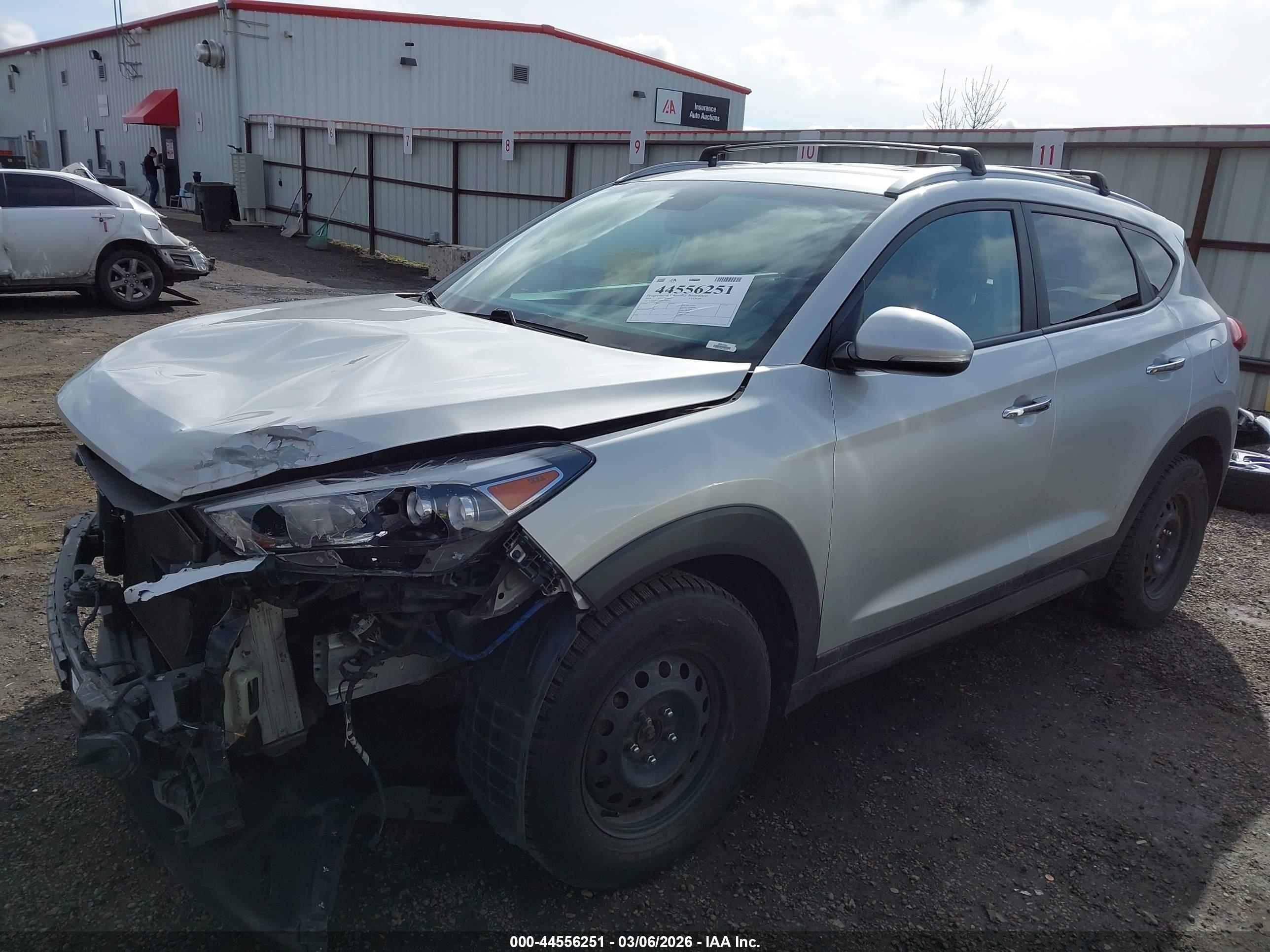 HYUNDAI TUCSON image 2