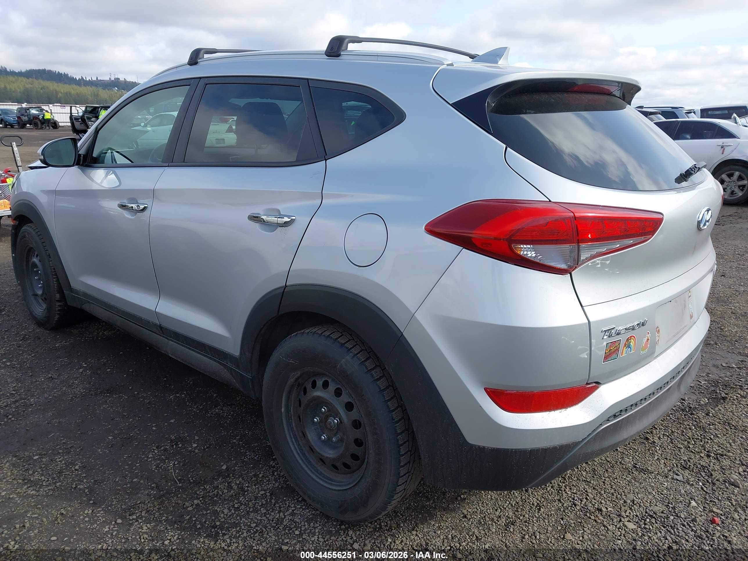 HYUNDAI TUCSON image 3